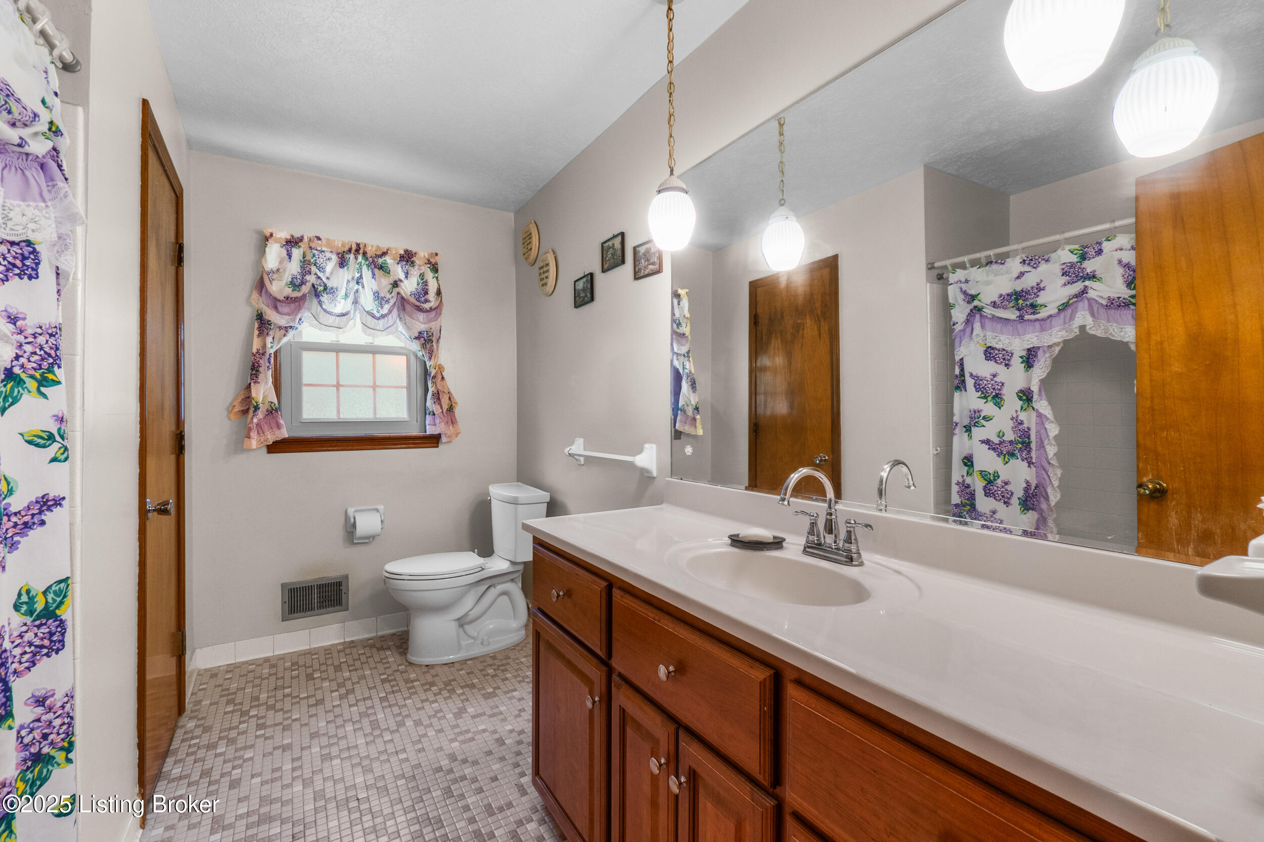 5610 Cynthia Dr
