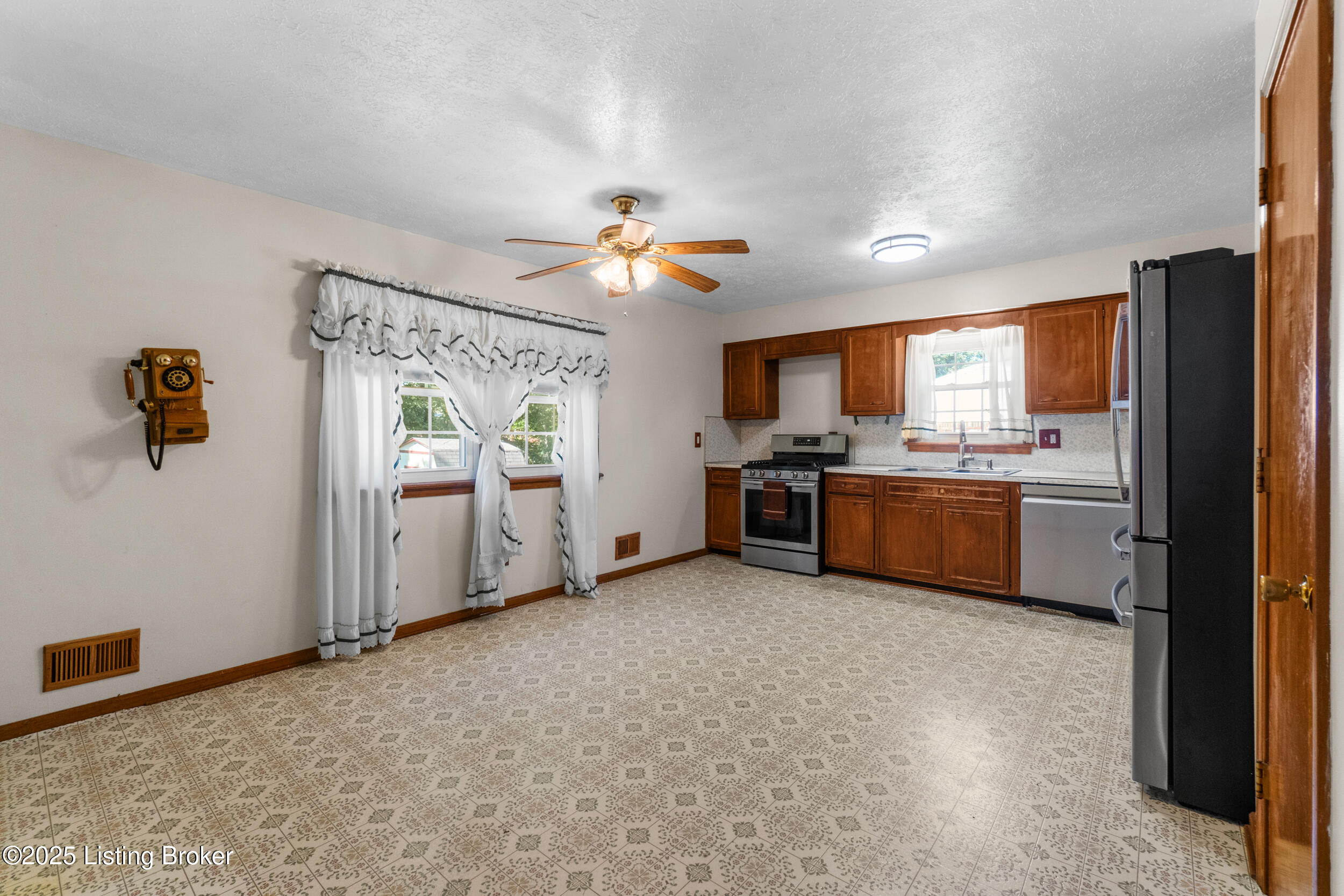 5610 Cynthia Dr