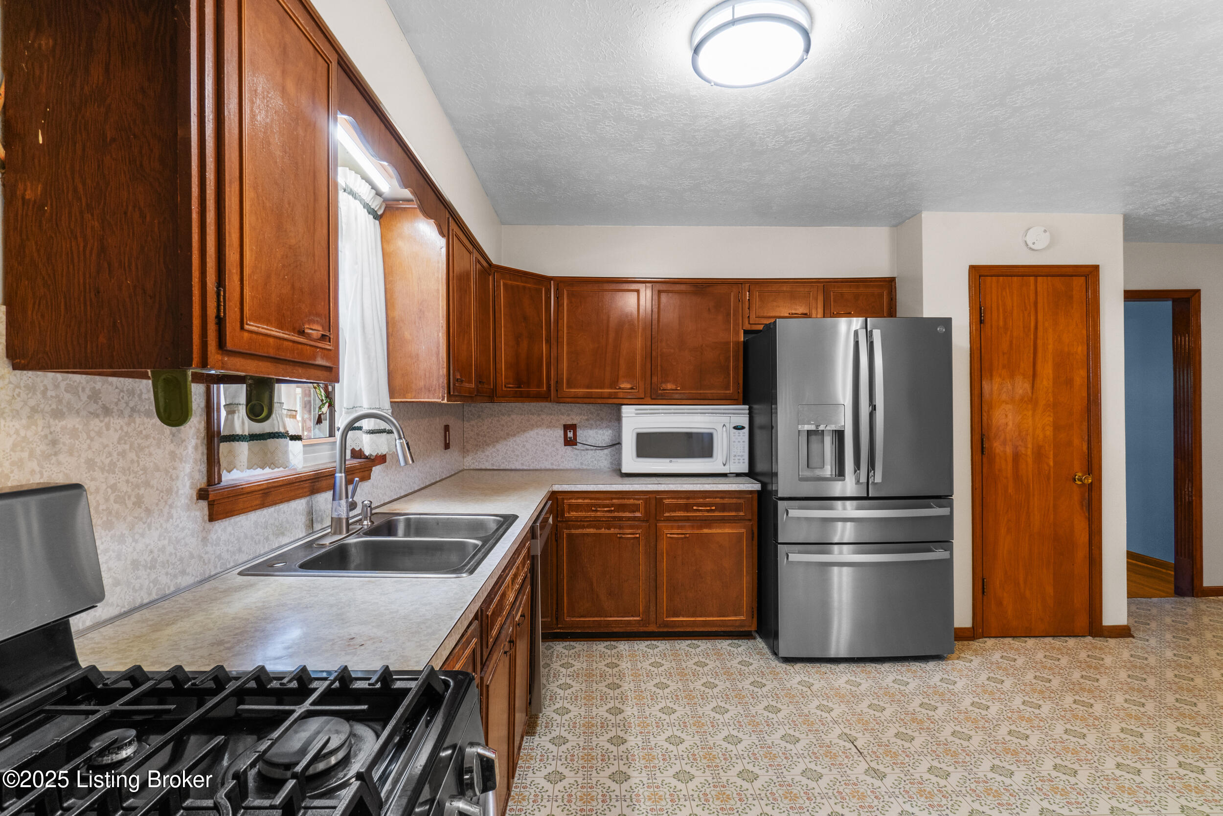 5610 Cynthia Dr