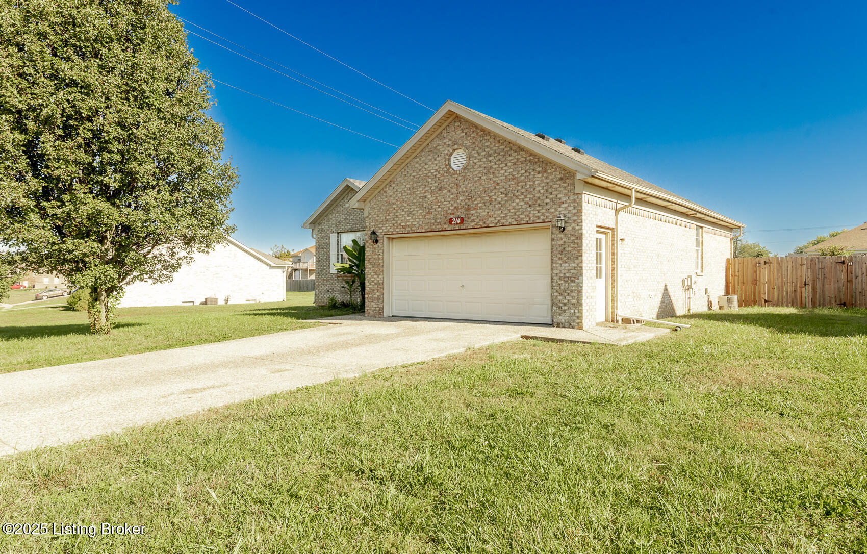 214 Spencer Ln