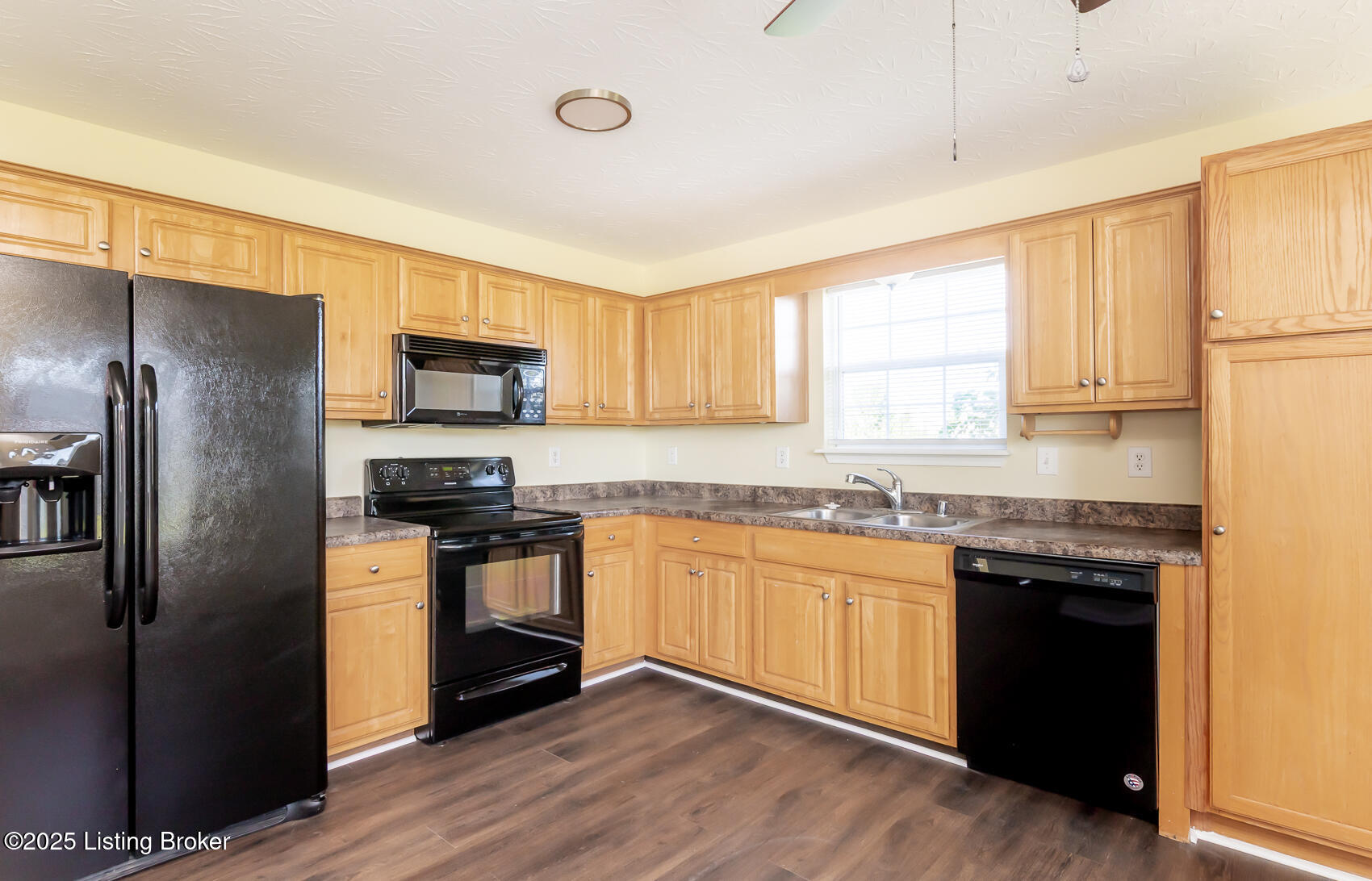 214 Spencer Ln