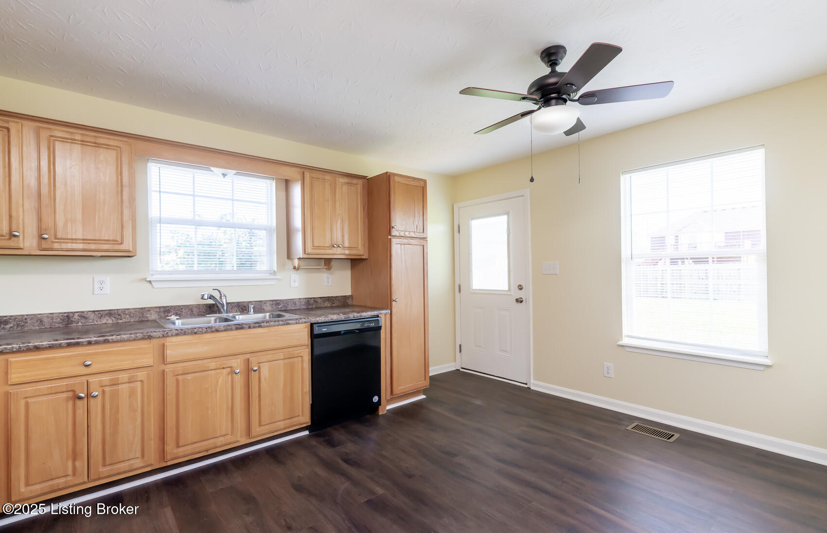 214 Spencer Ln