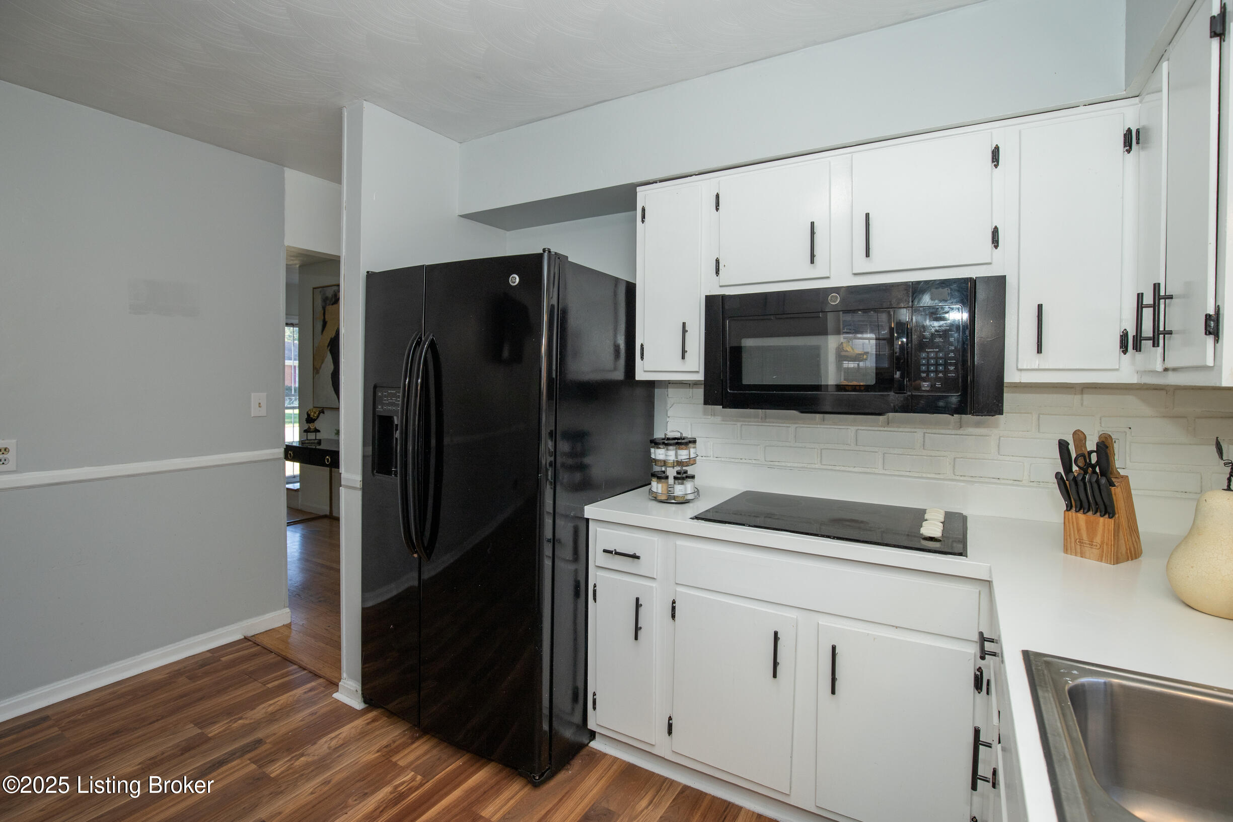 4103 Serene Way