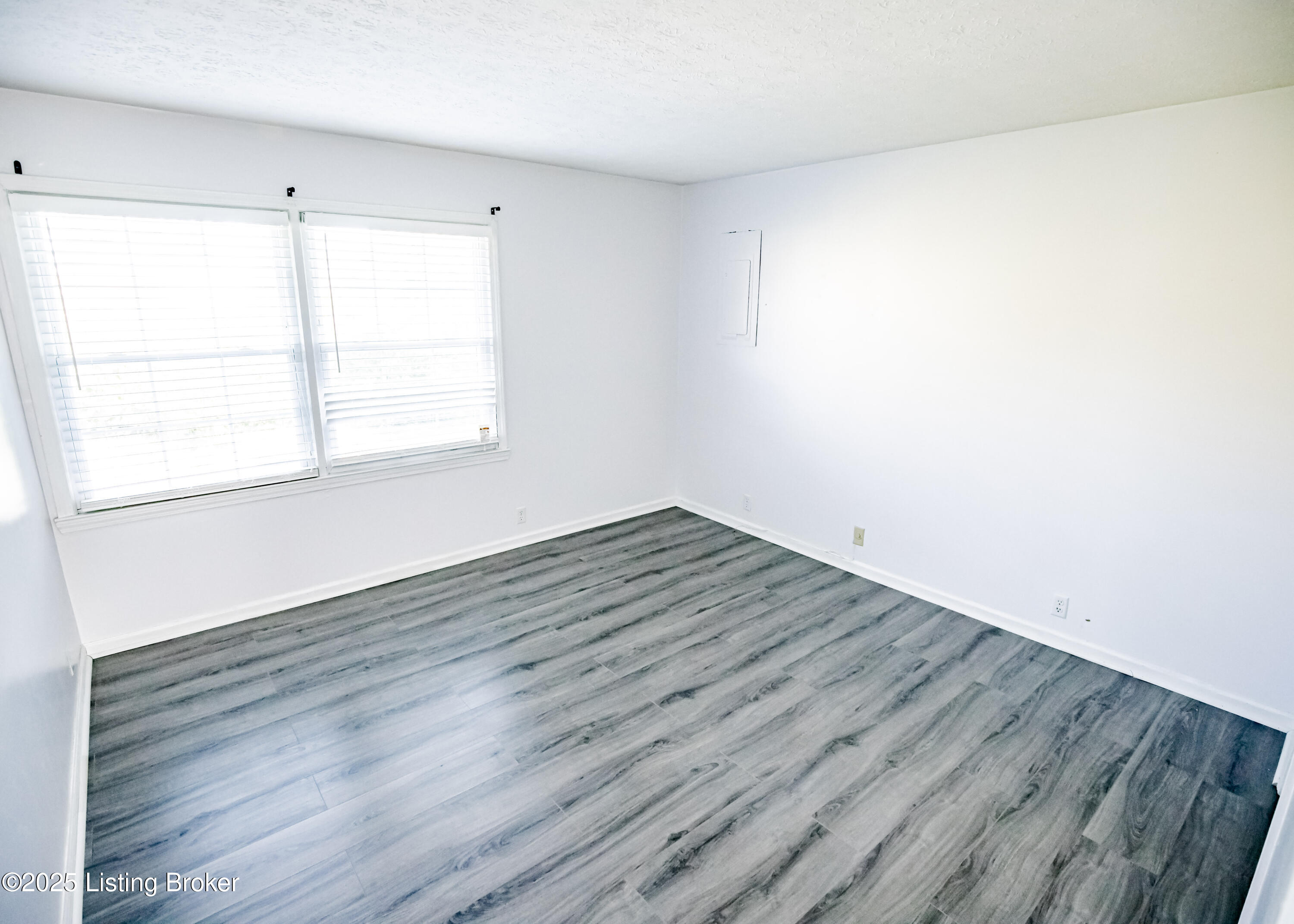 1643 Greenland Park Cir 3