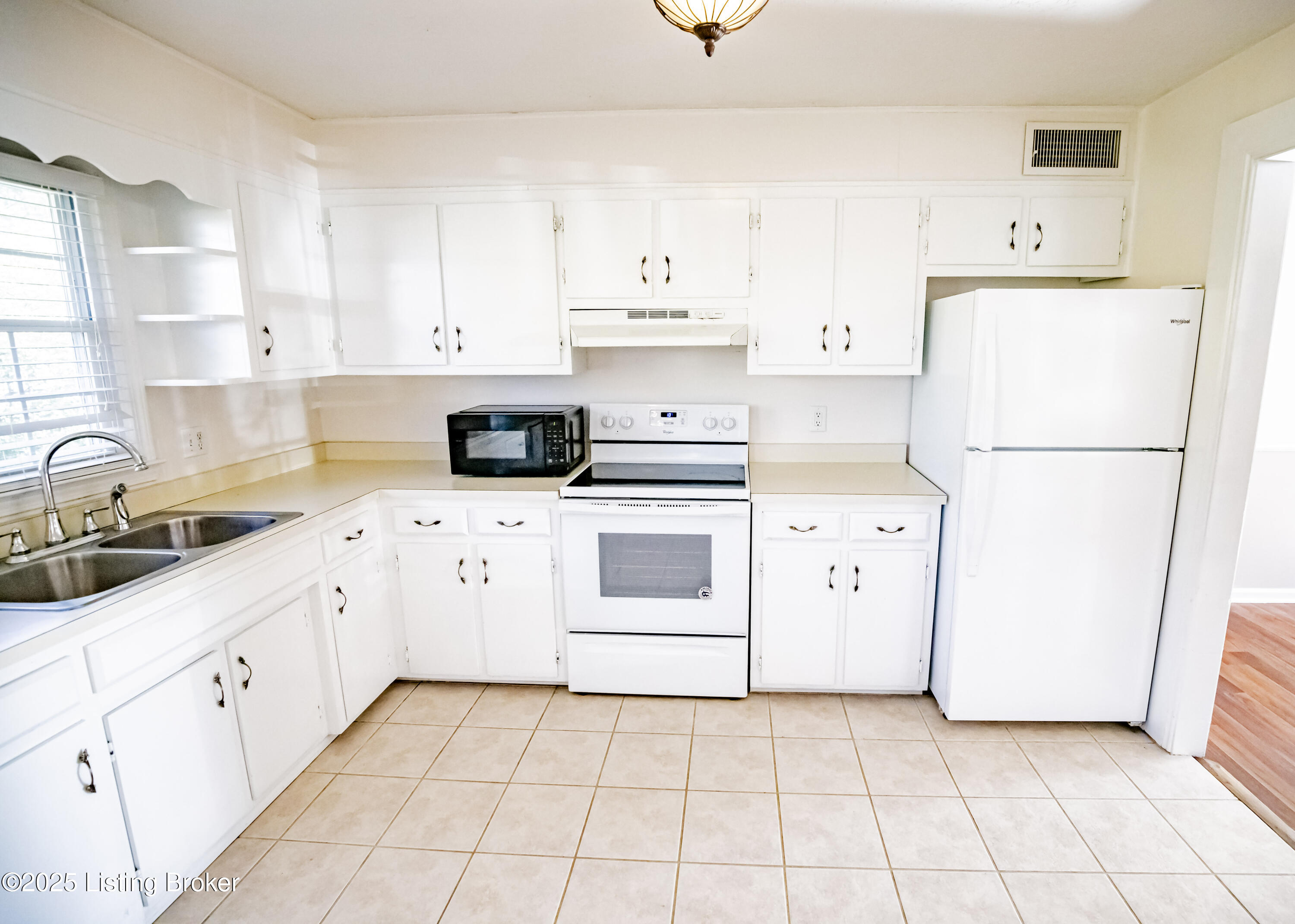 1643 Greenland Park Cir 3