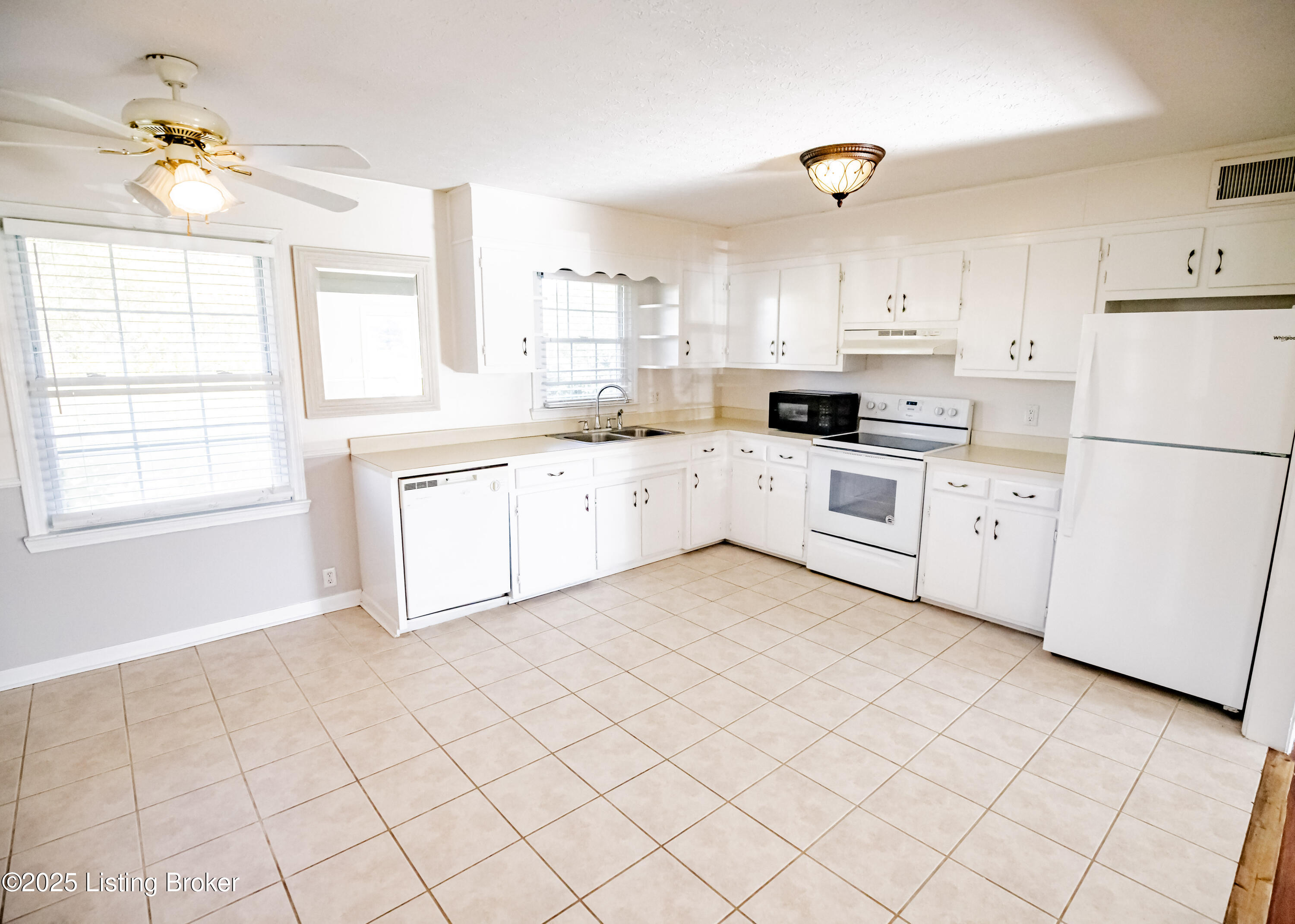 1643 Greenland Park Cir 3