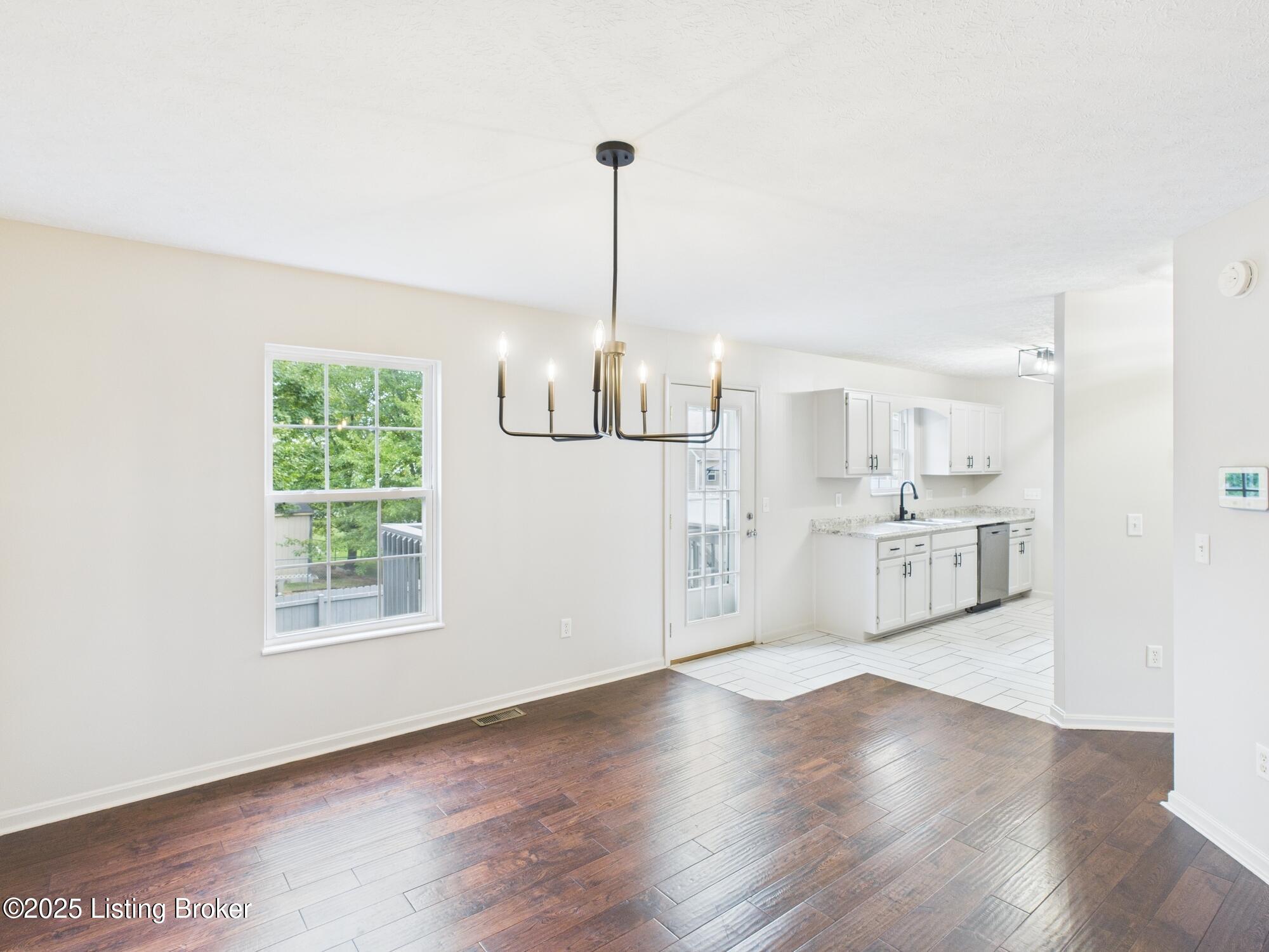 201 Greenleaf Dr
