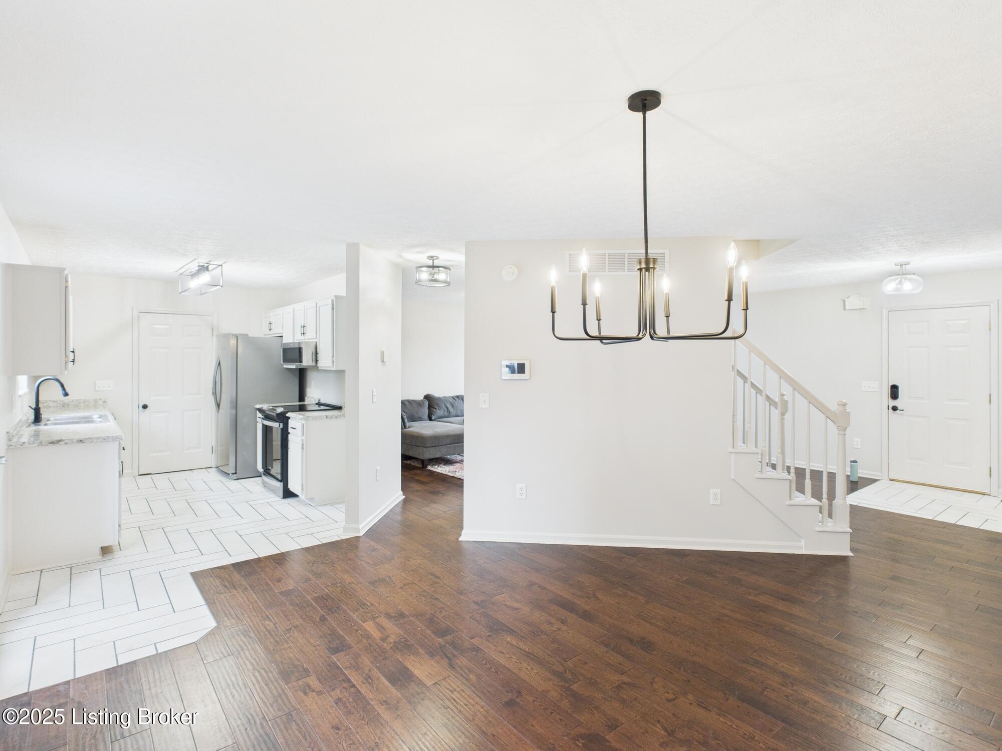 201 Greenleaf Dr