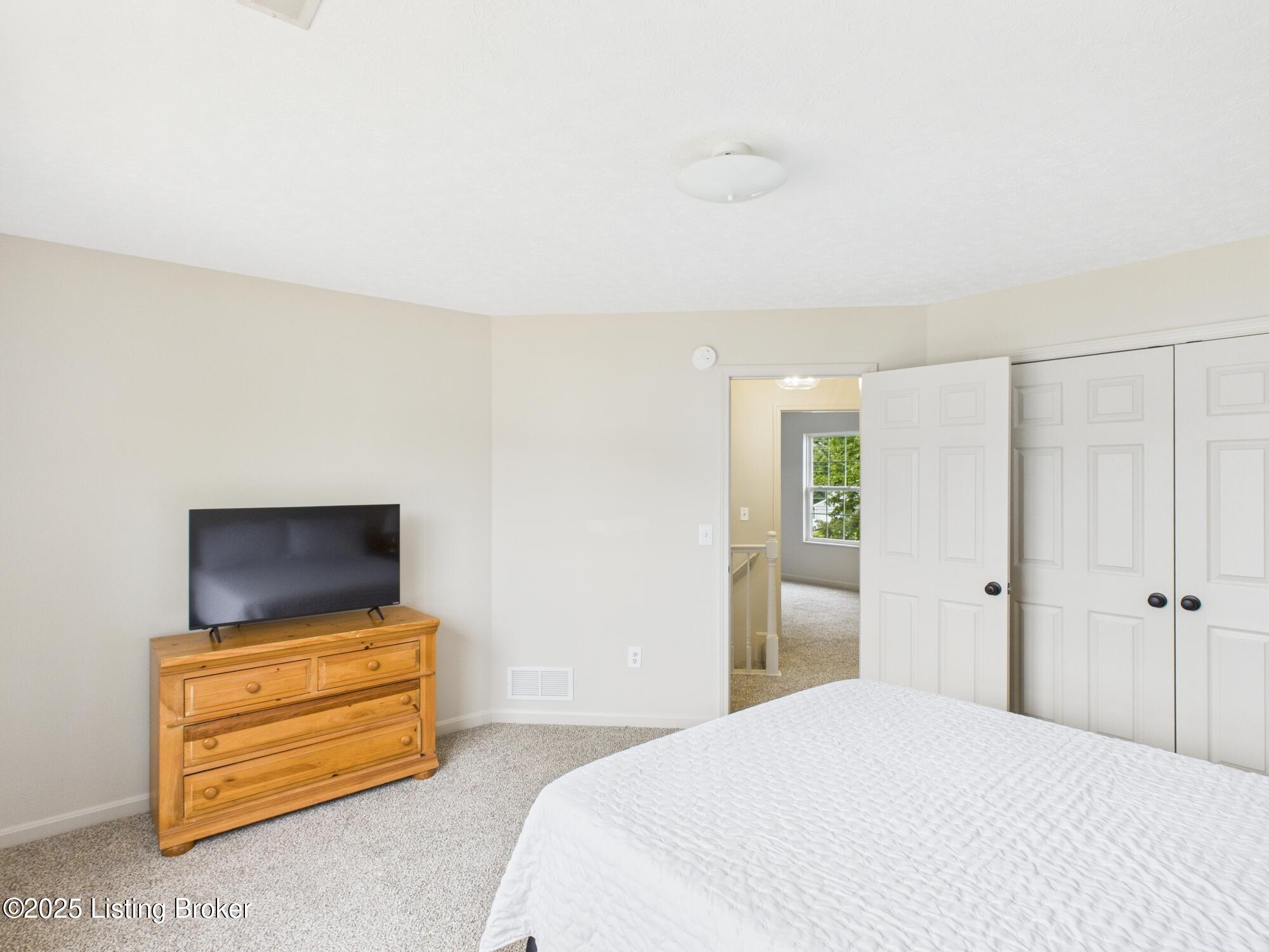 201 Greenleaf Dr