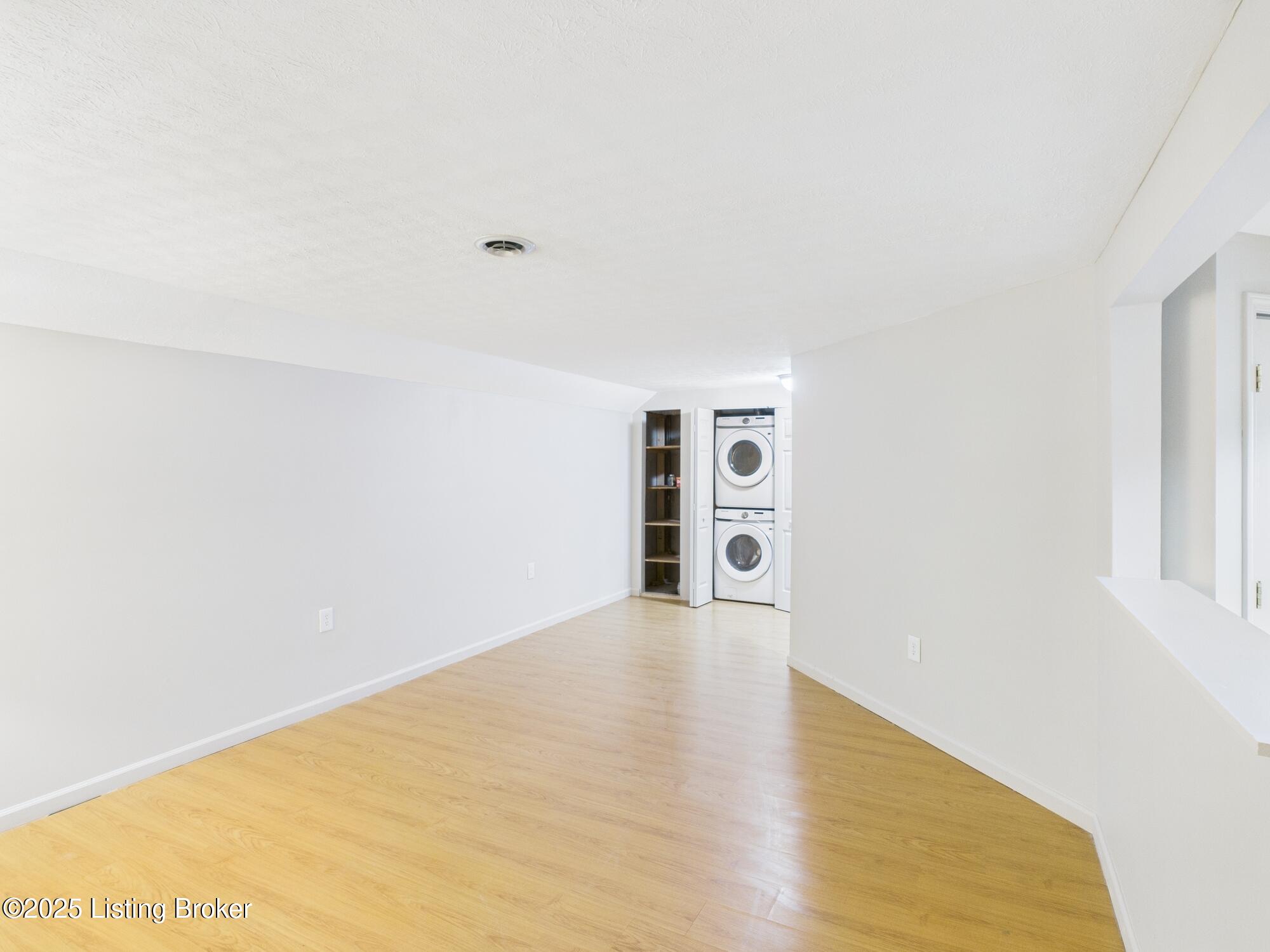 201 Greenleaf Dr
