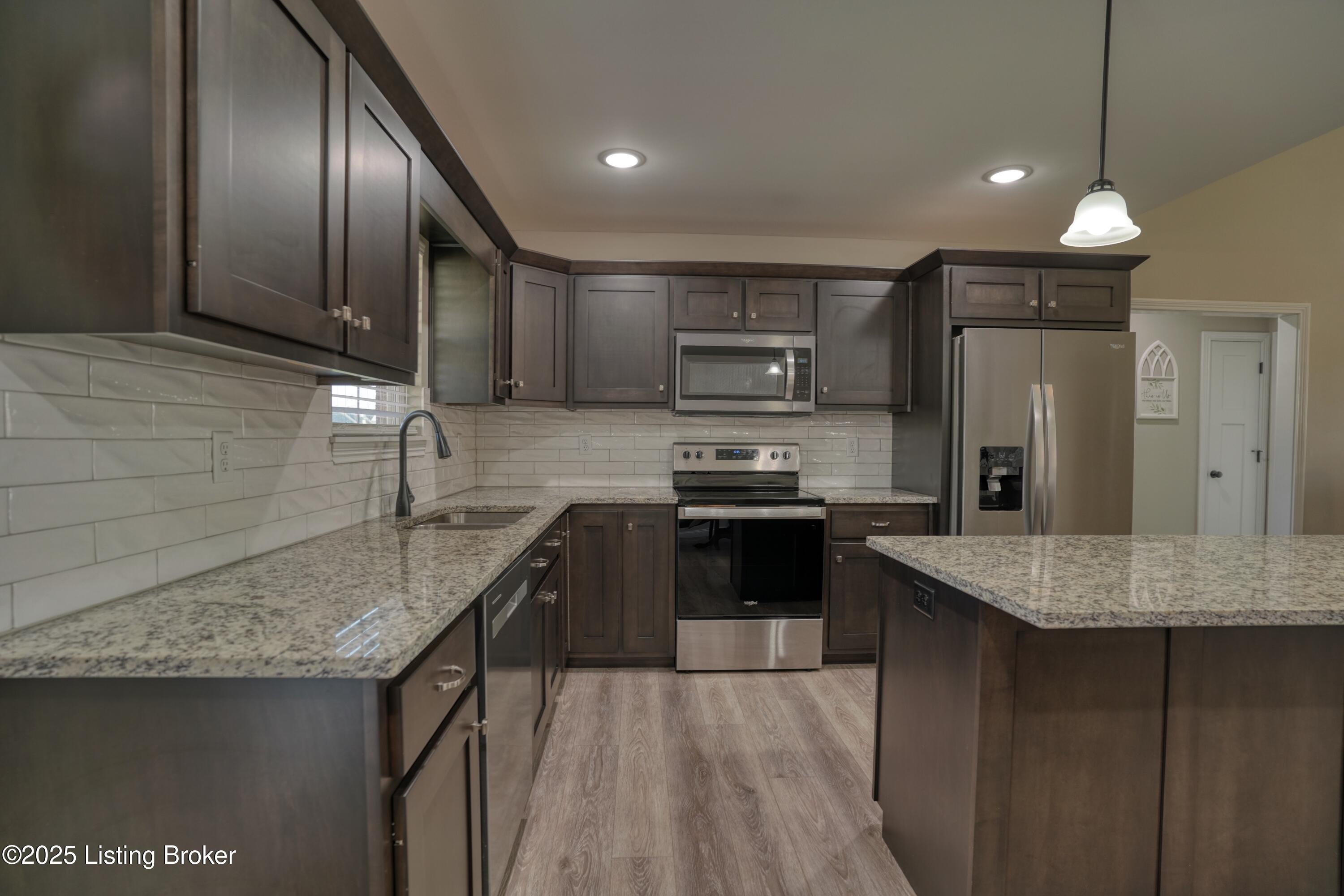 234 Williamsburg Dr