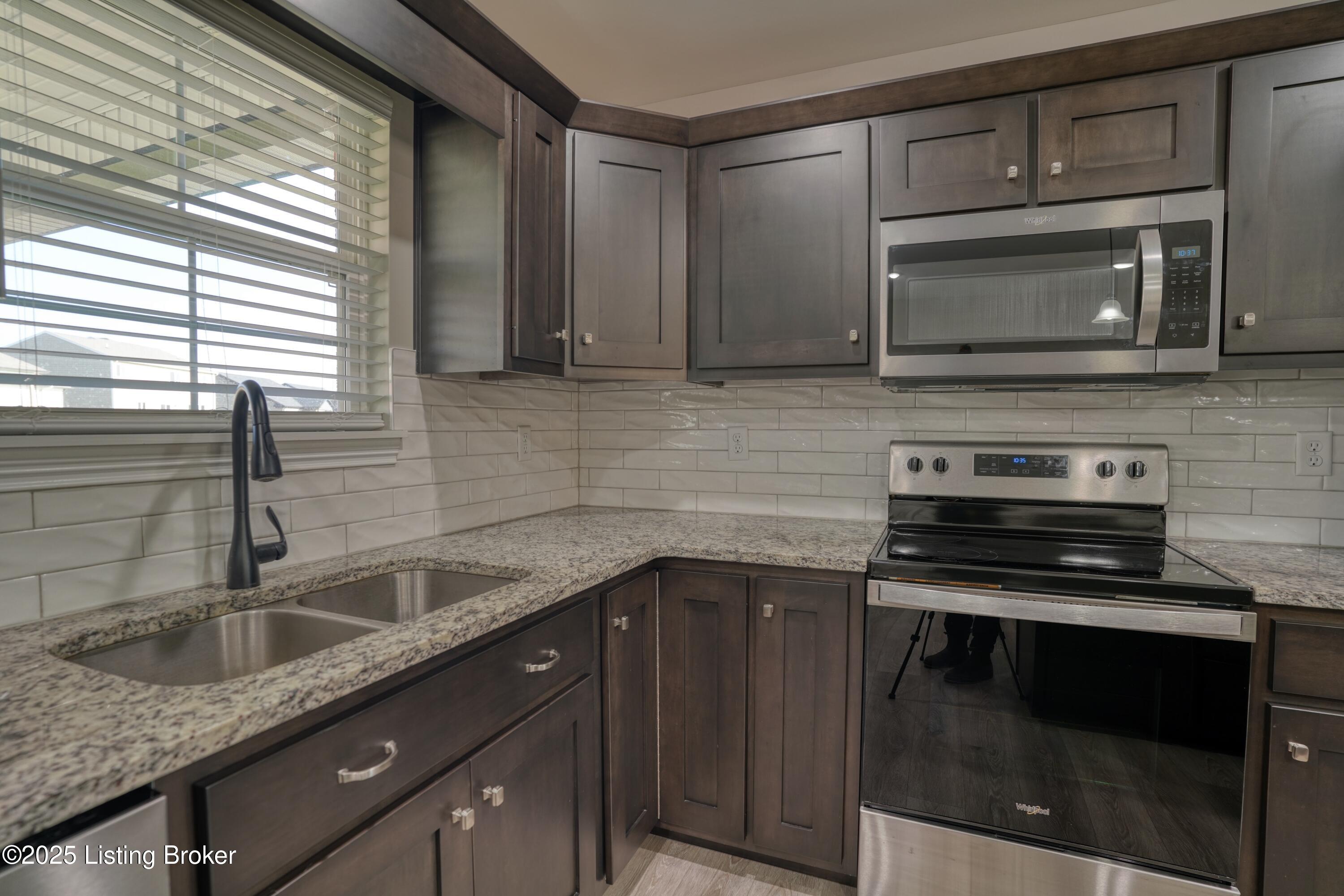 234 Williamsburg Dr