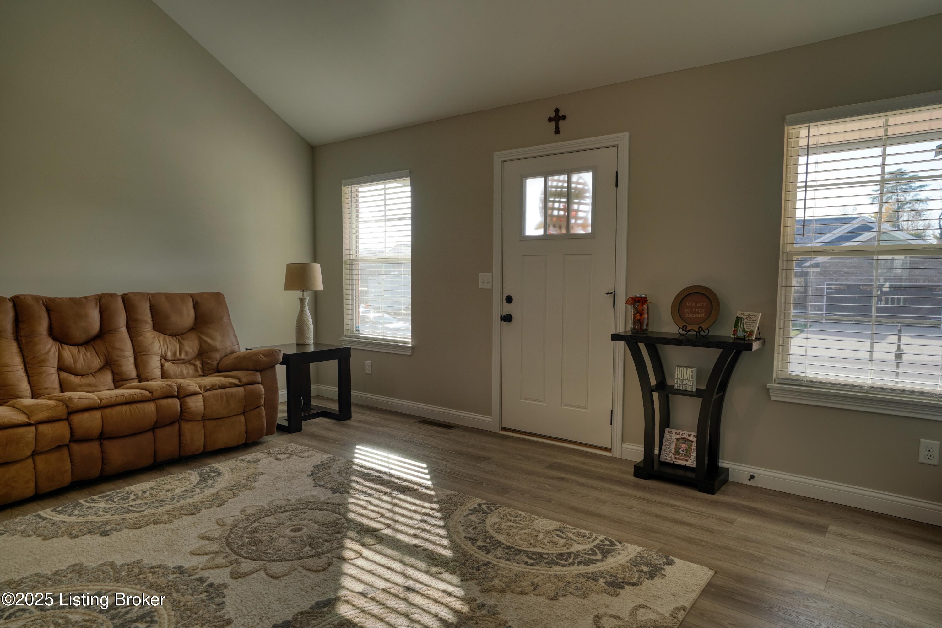 234 Williamsburg Dr