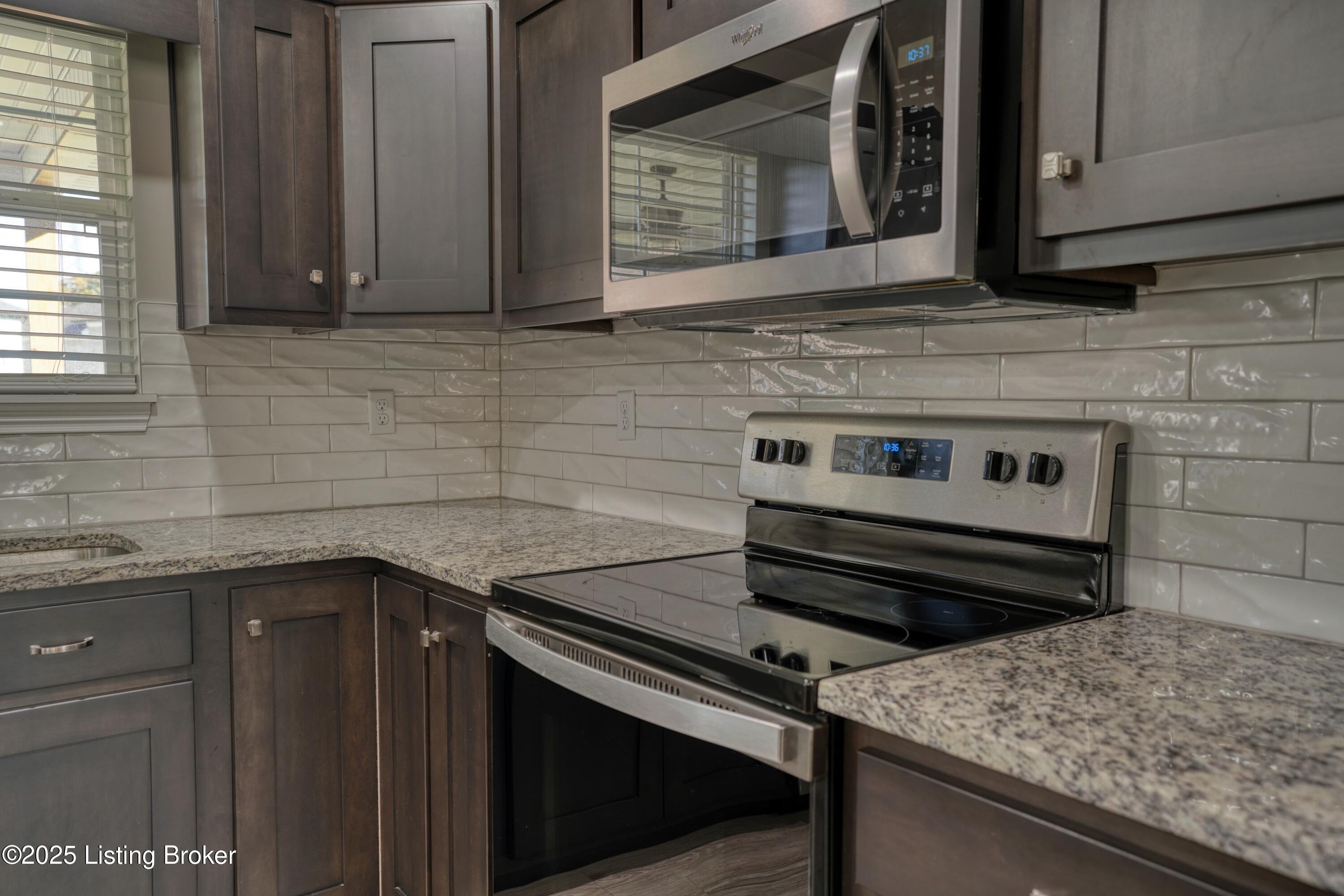 234 Williamsburg Dr