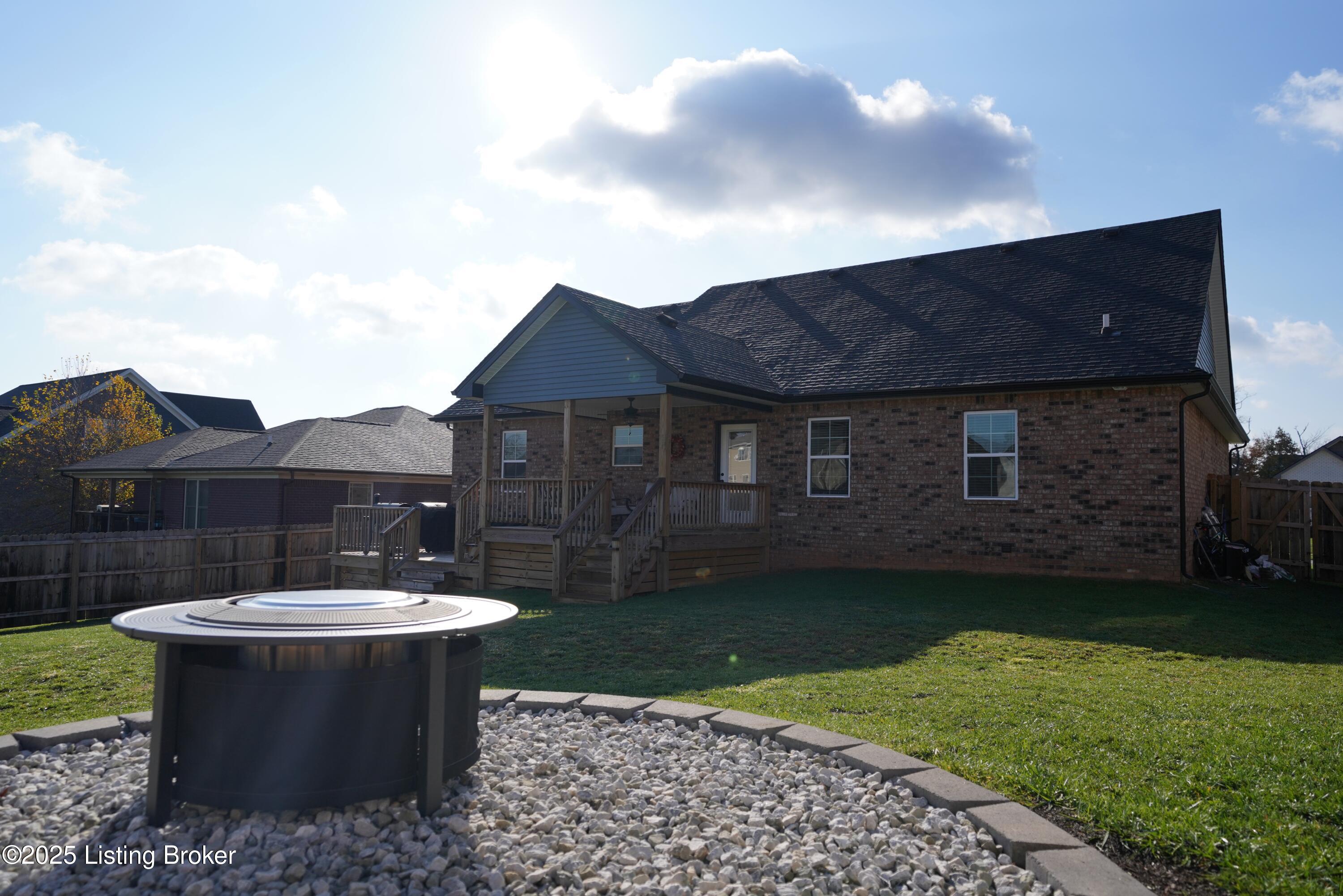 234 Williamsburg Dr