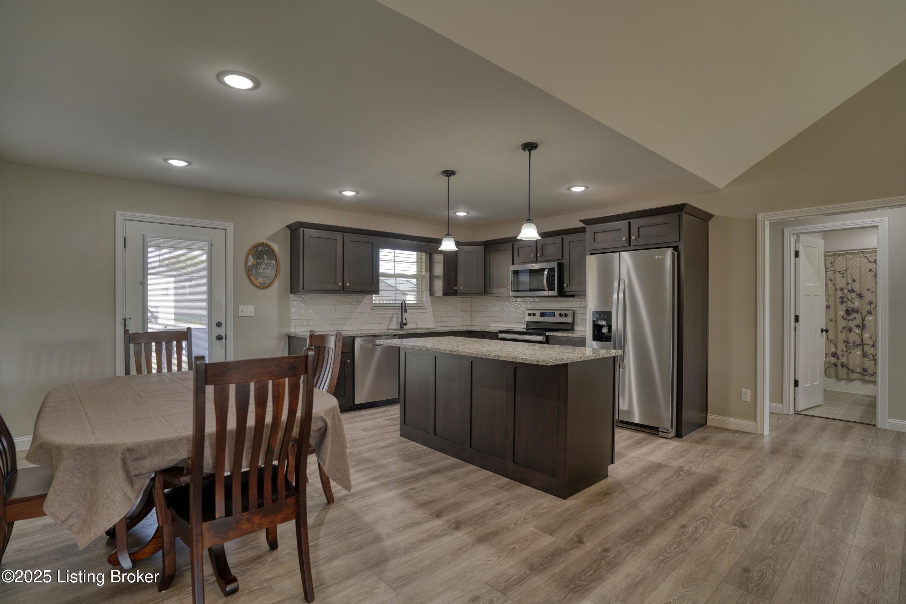 234 Williamsburg Dr
