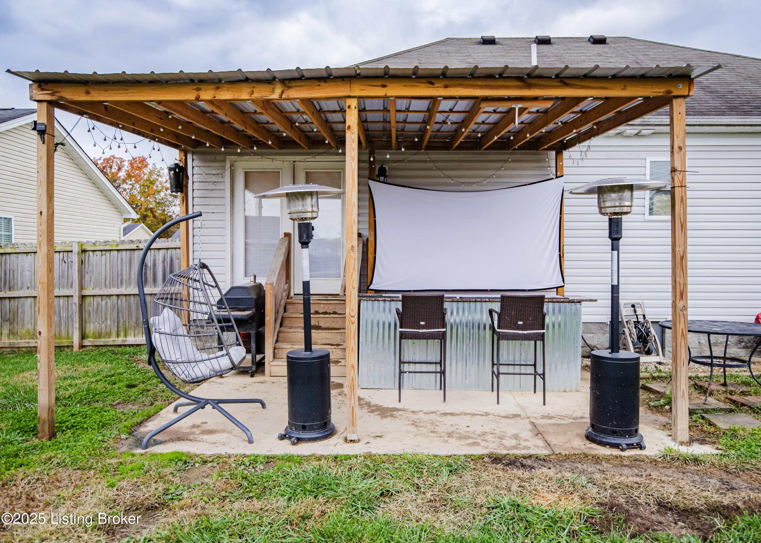 811 Tecumseh Dr