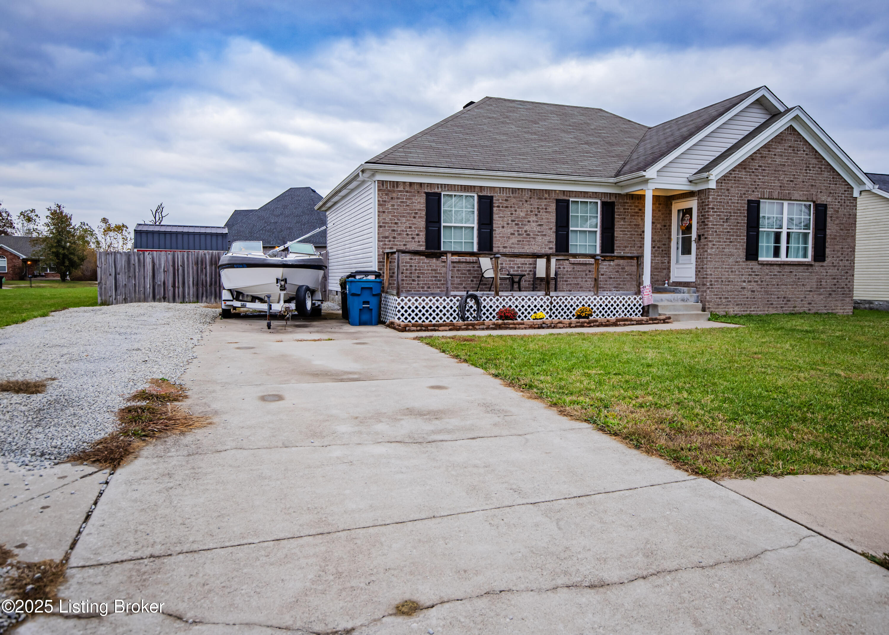 811 Tecumseh Dr