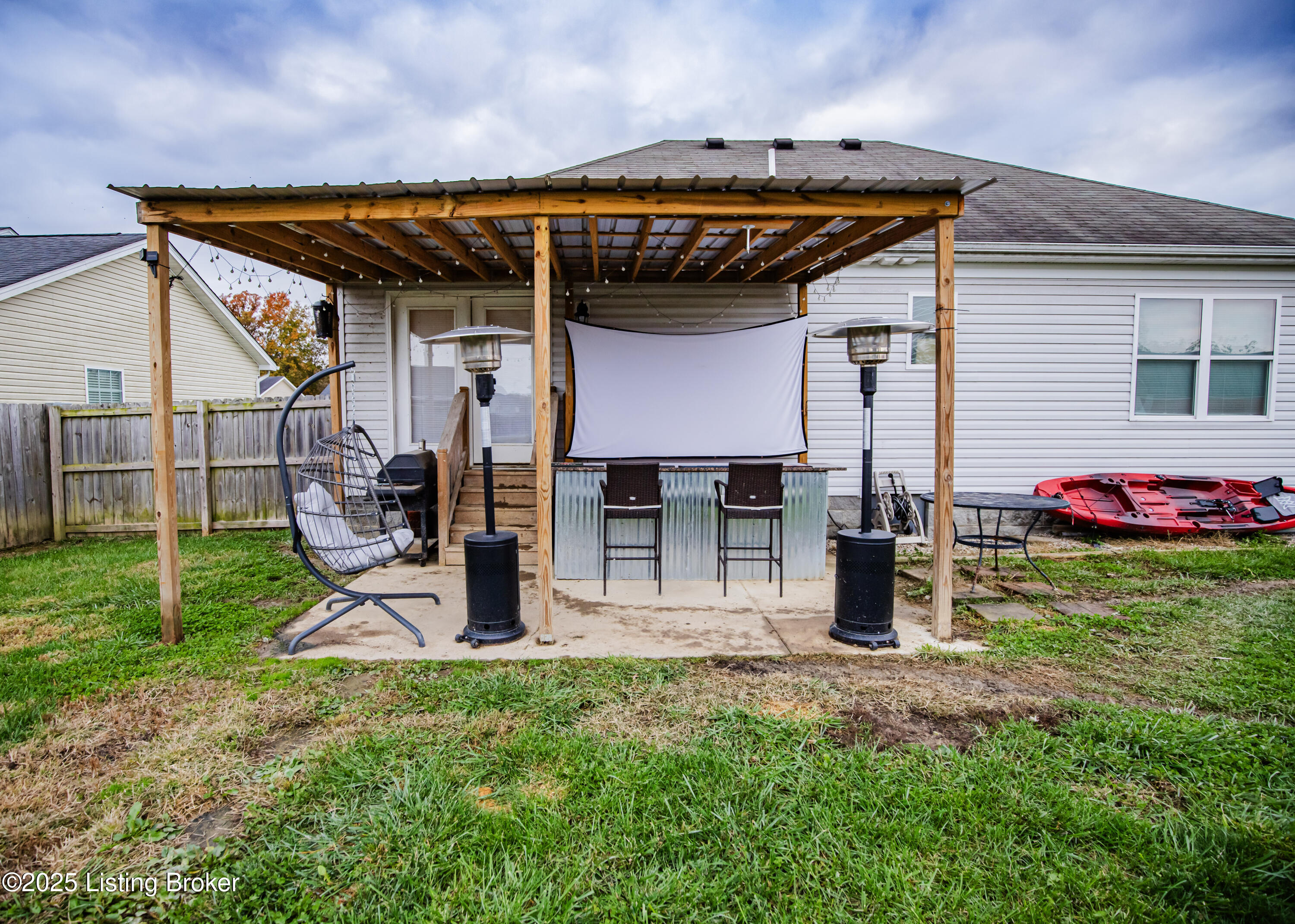 811 Tecumseh Dr