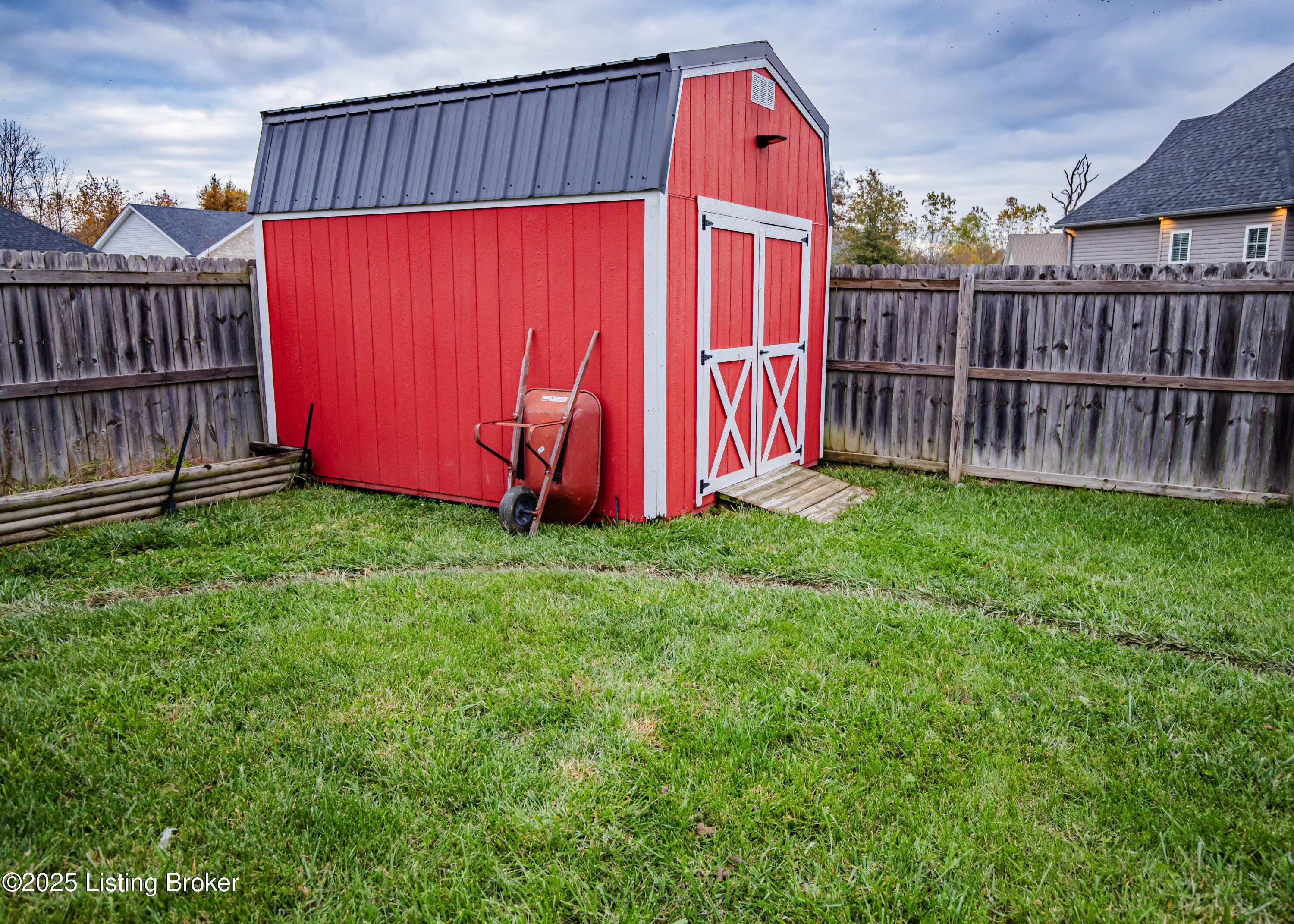 811 Tecumseh Dr