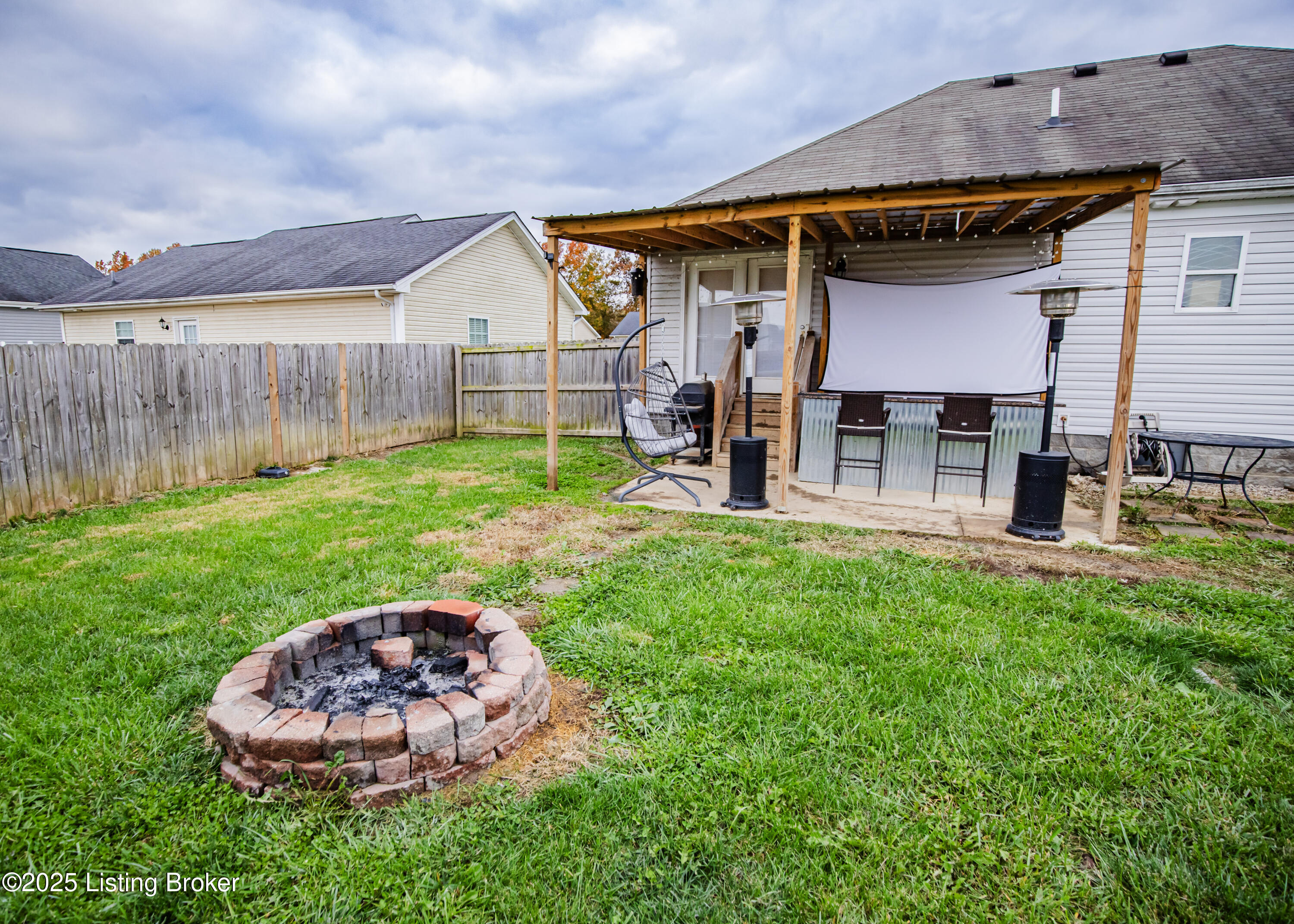 811 Tecumseh Dr