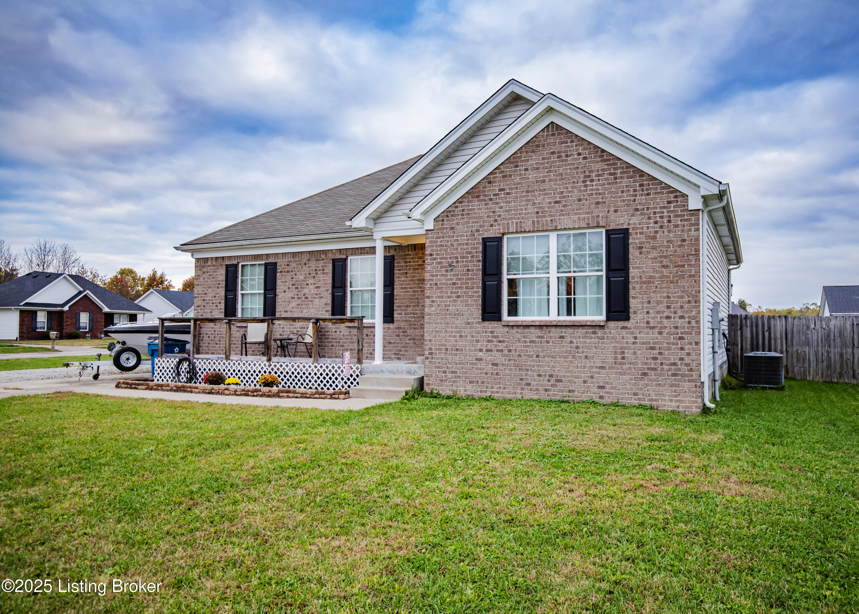 811 Tecumseh Dr