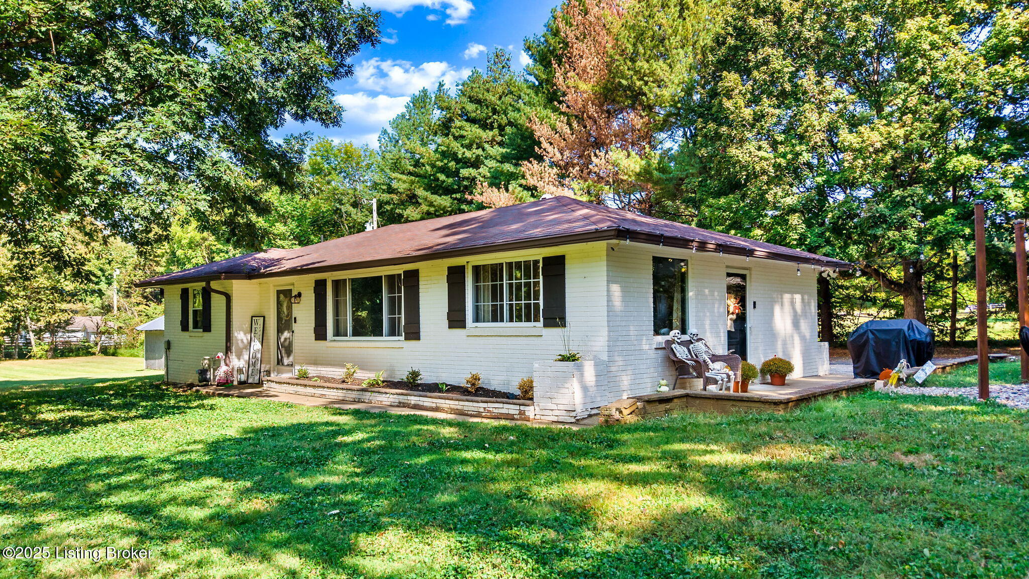 490 Fisher Ln