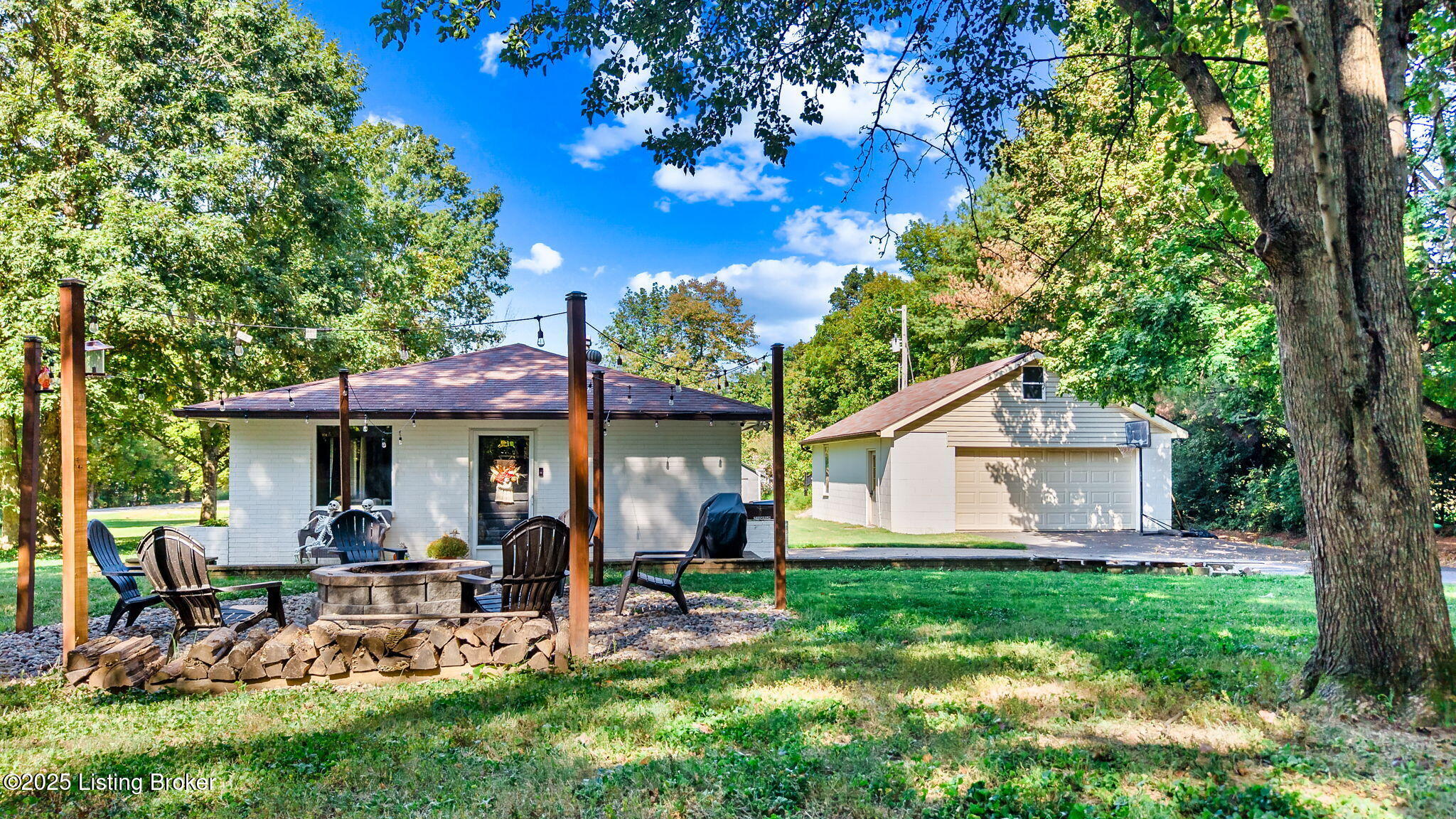 490 Fisher Ln
