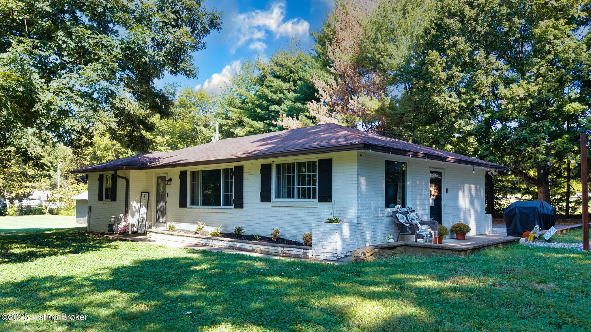 490 Fisher Ln