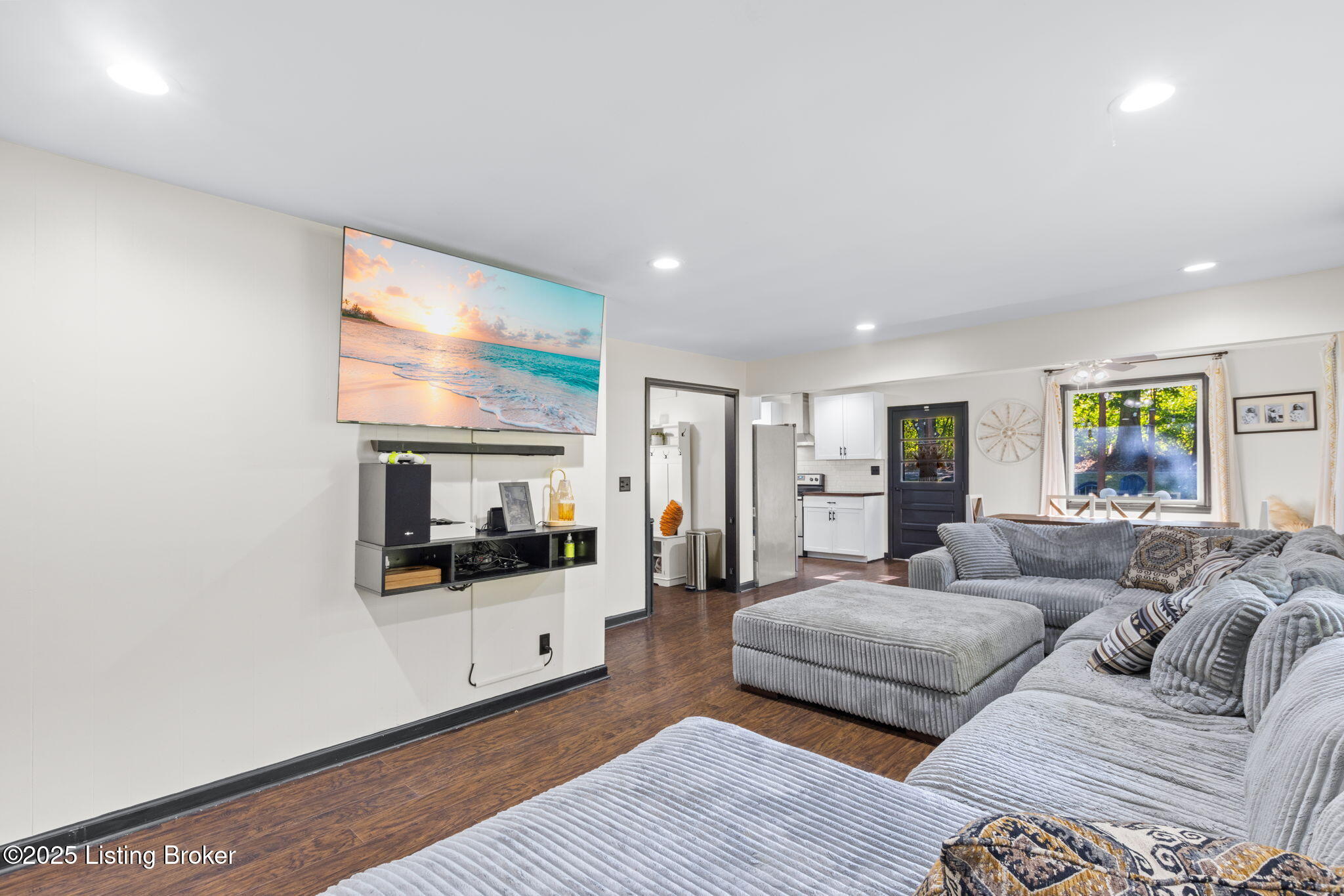 490 Fisher Ln