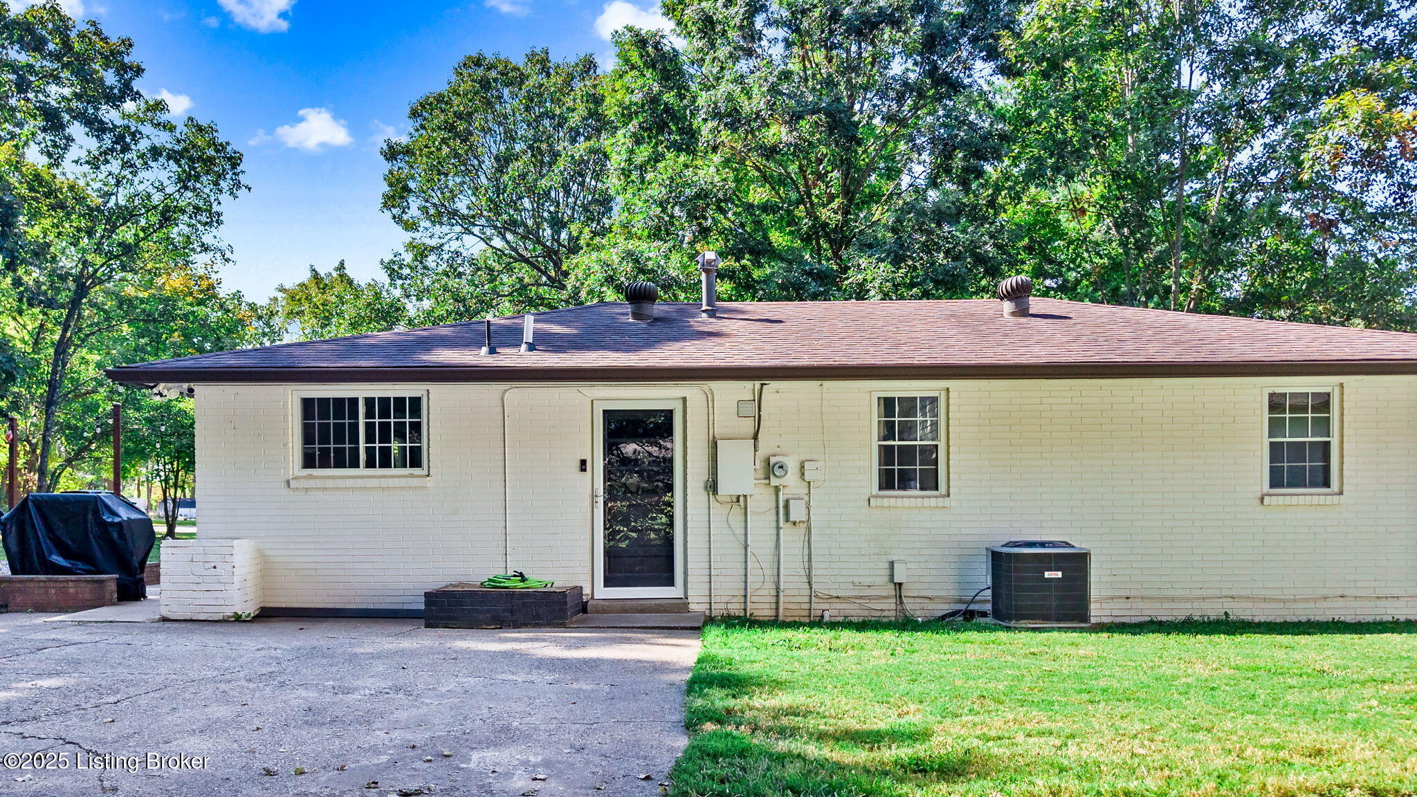 490 Fisher Ln