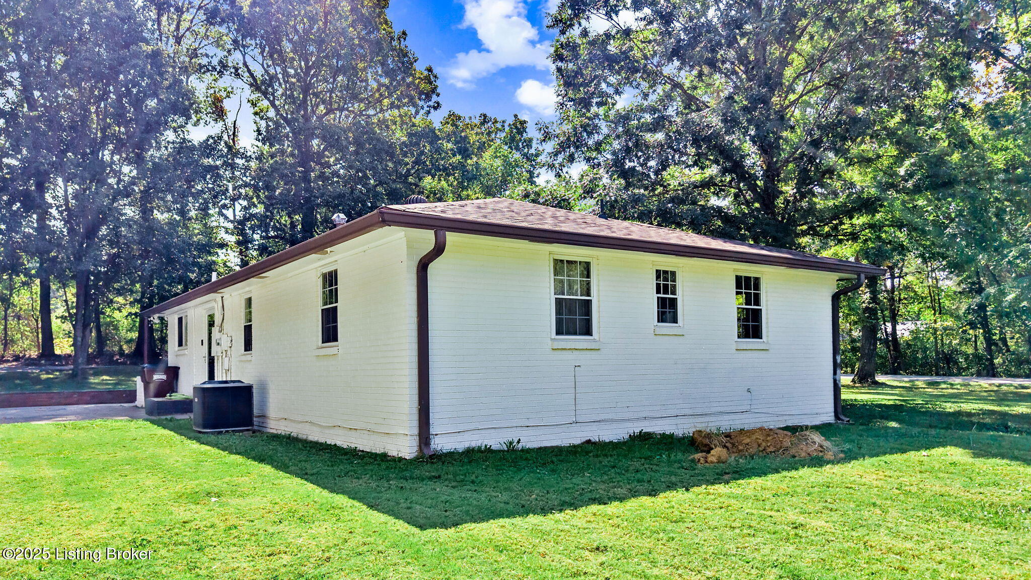 490 Fisher Ln