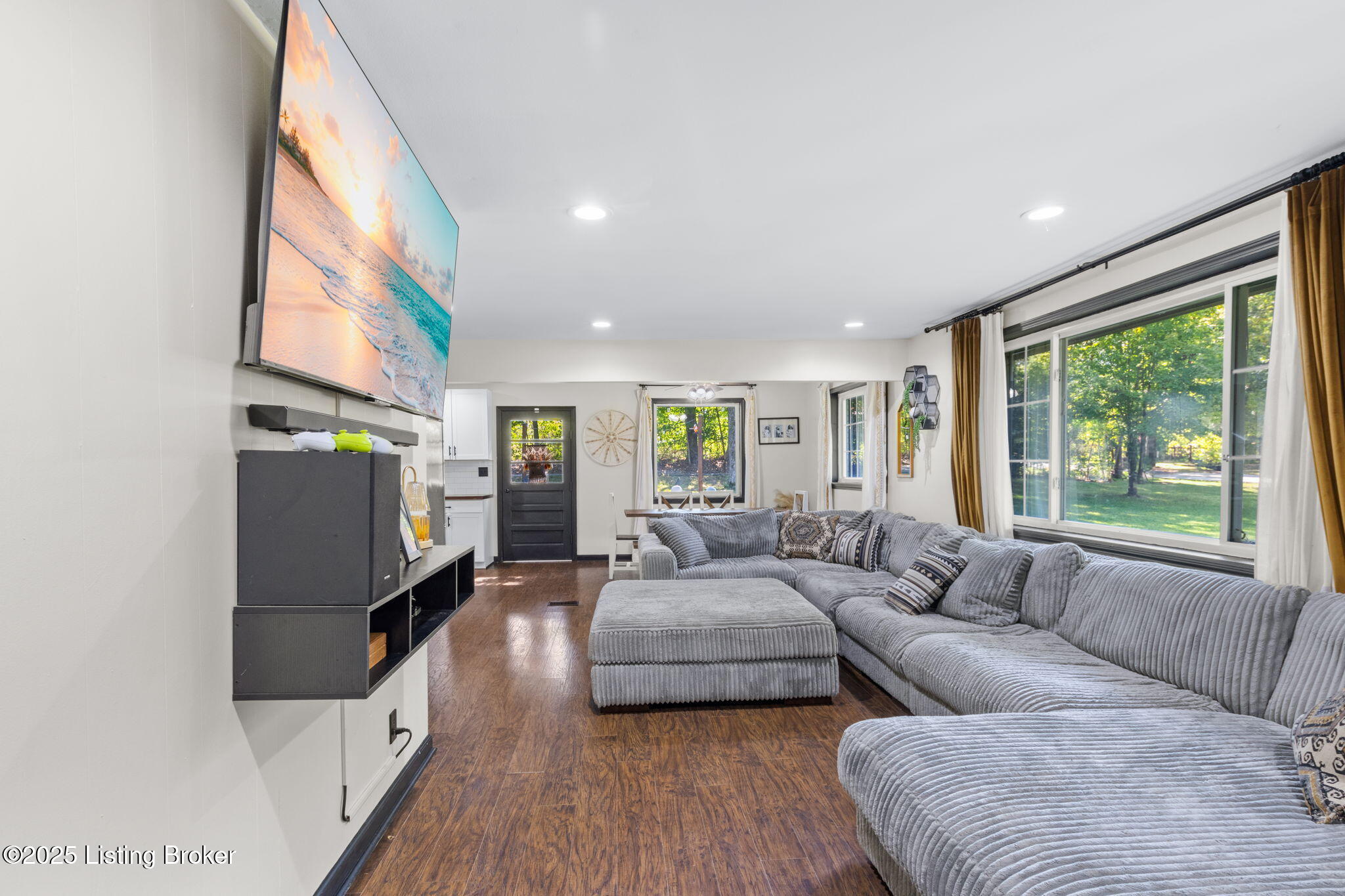 490 Fisher Ln
