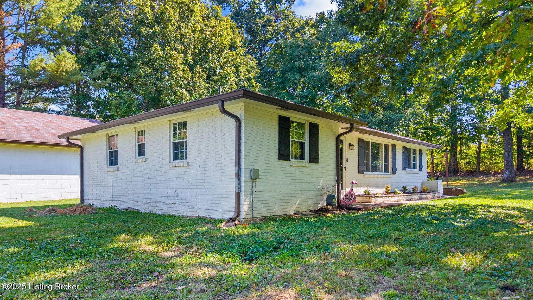 490 Fisher Ln