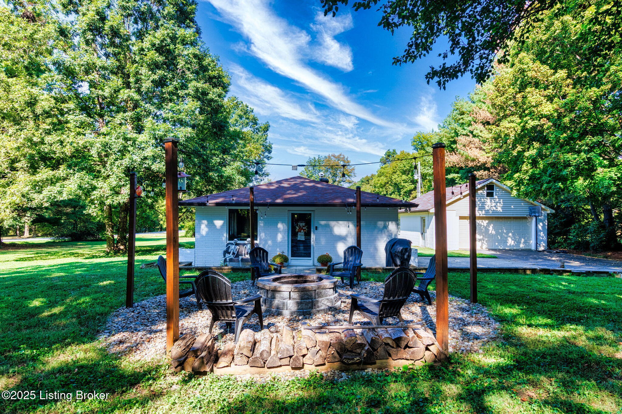 490 Fisher Ln