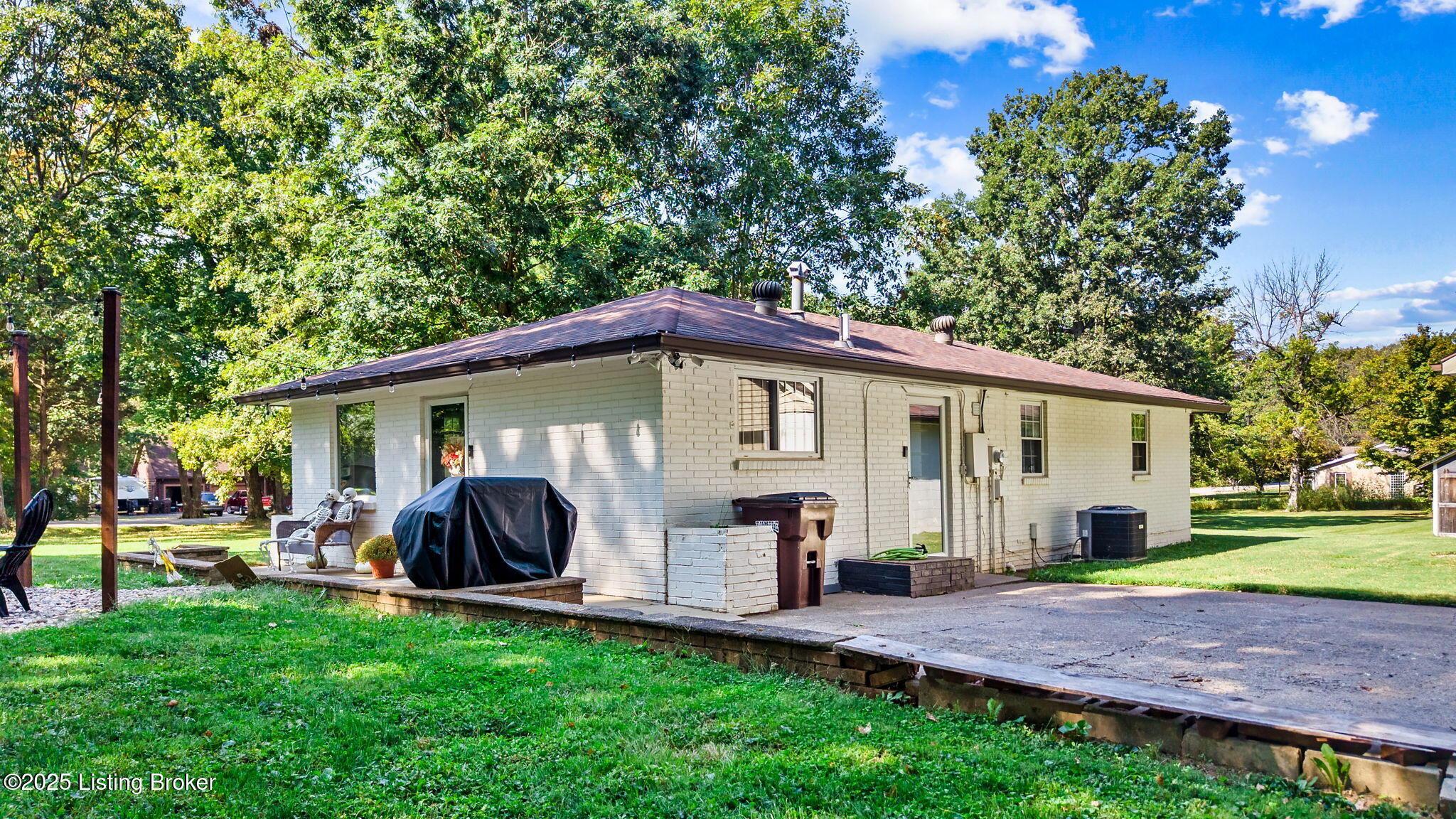 490 Fisher Ln