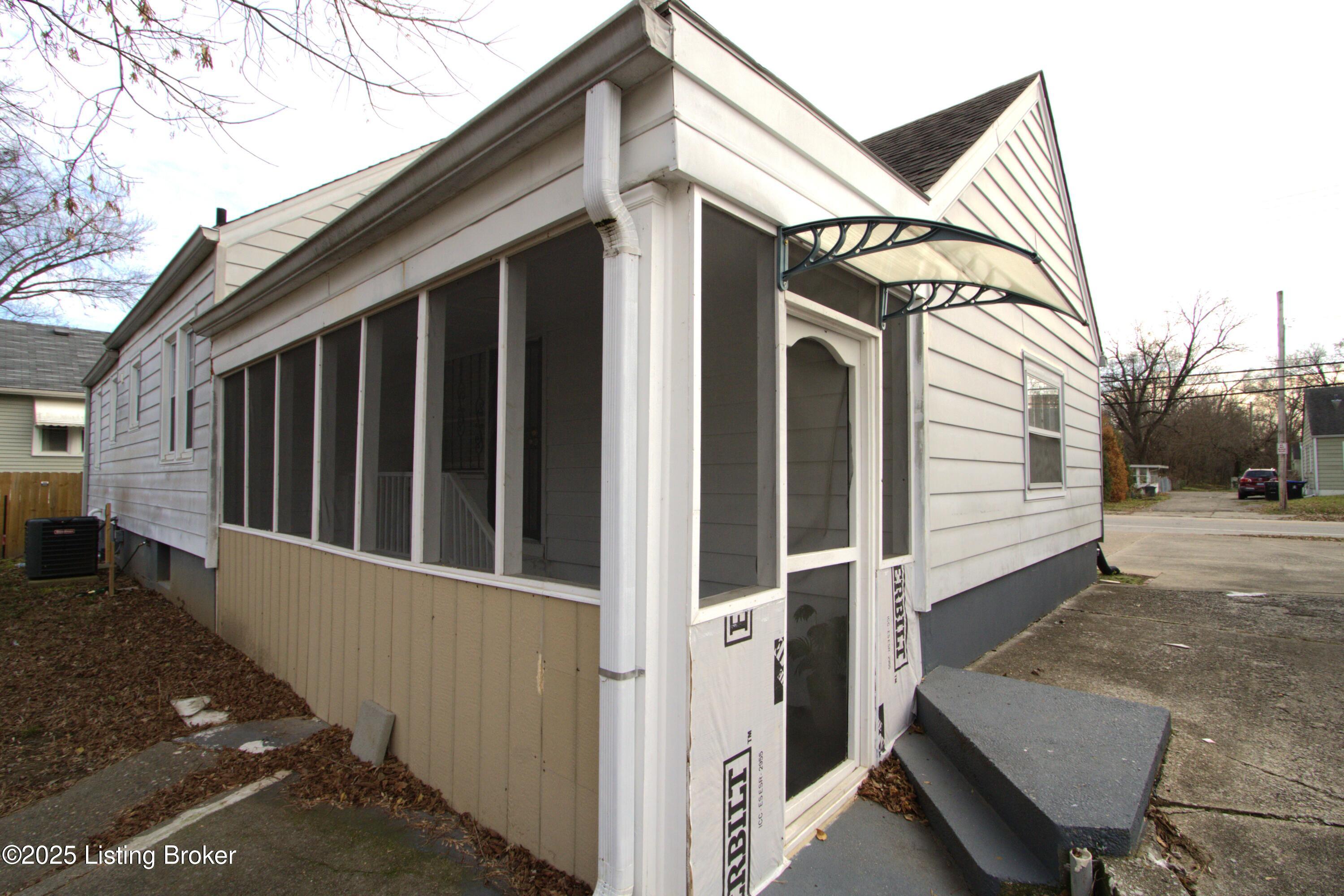 1009 W Ashland Ave