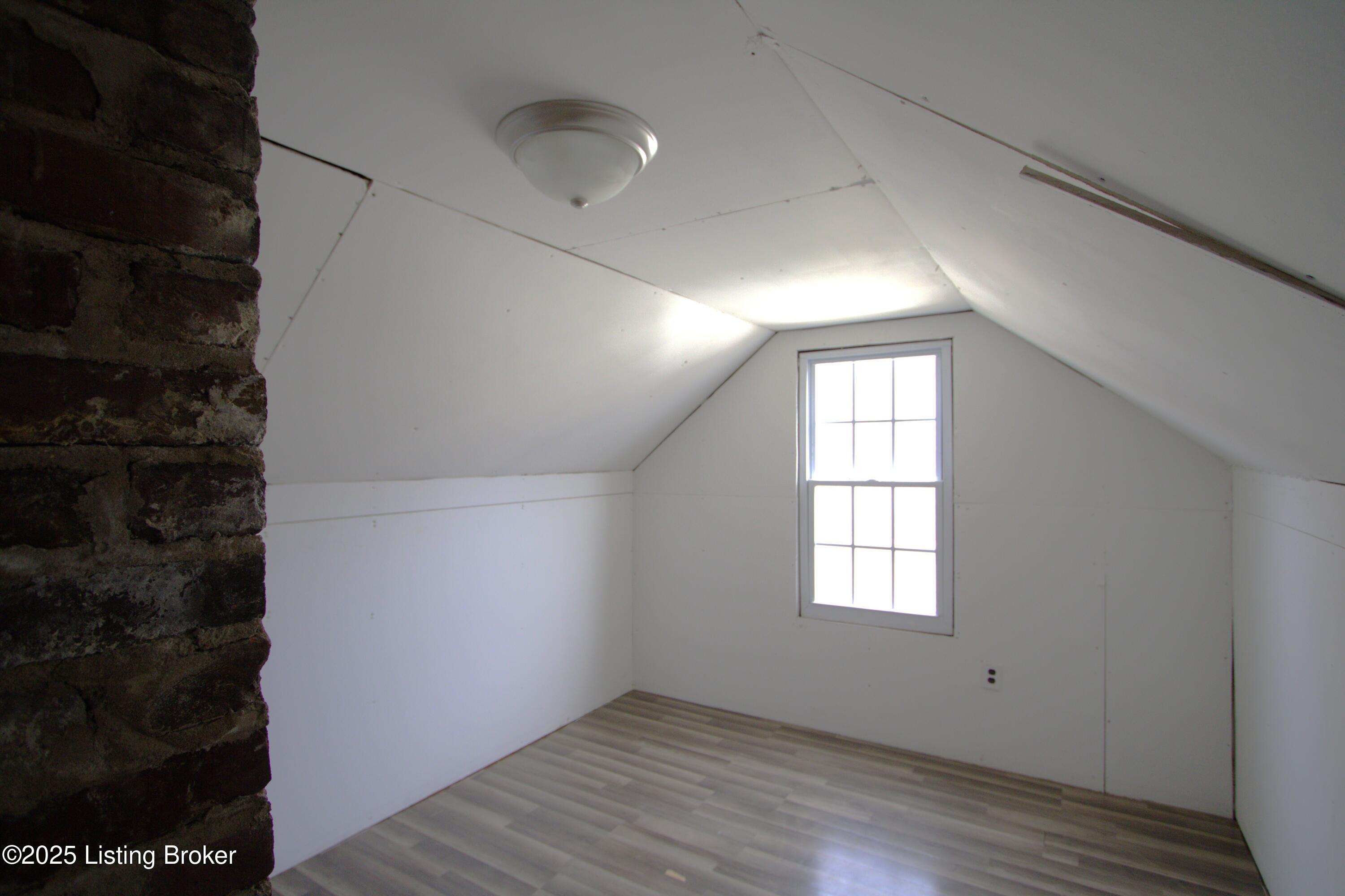 1009 W Ashland Ave