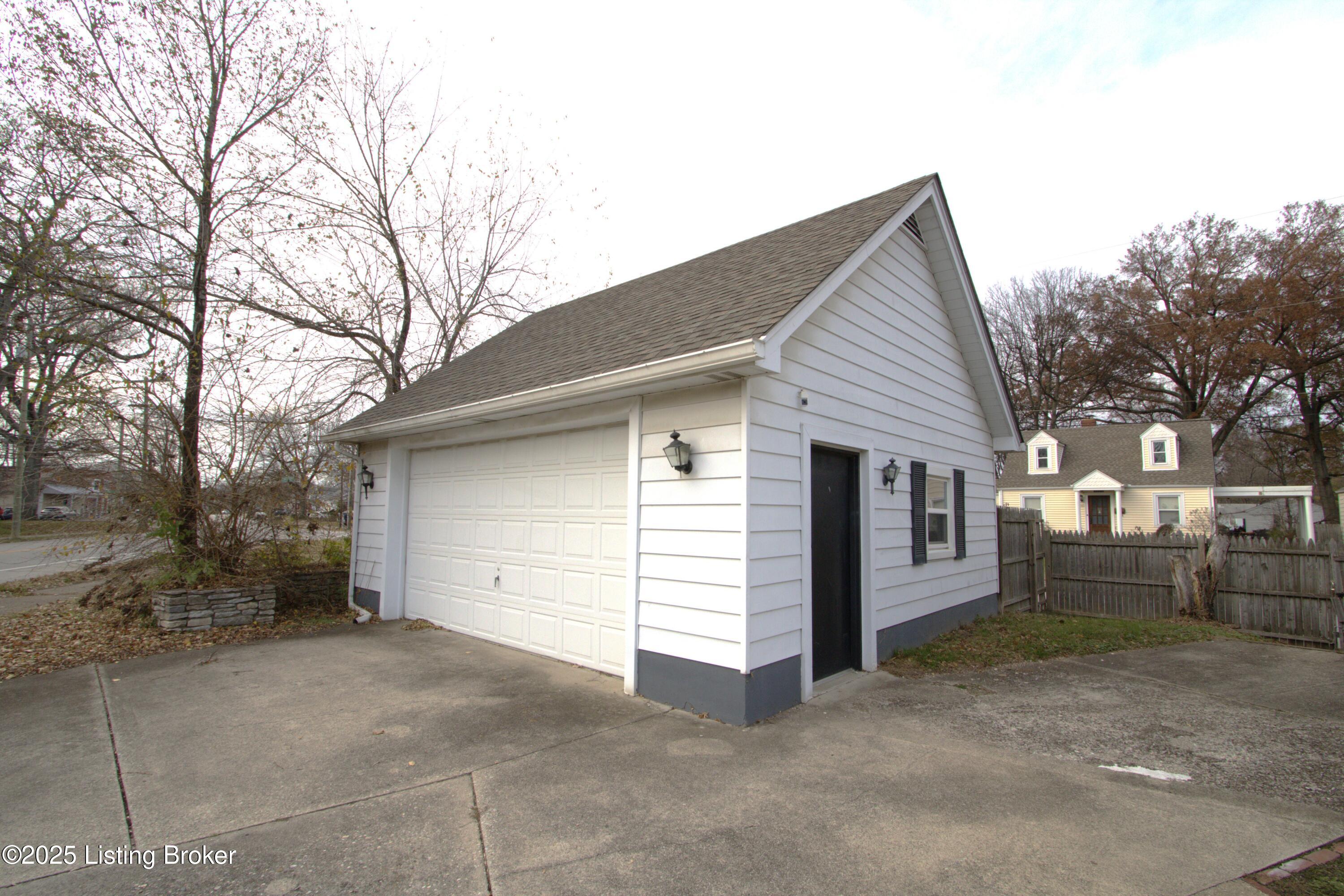 1009 W Ashland Ave