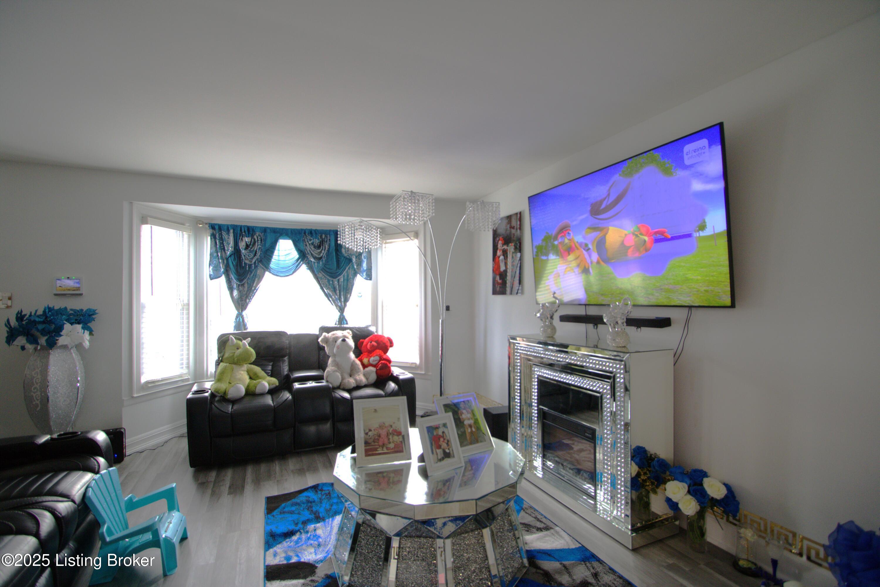 1009 W Ashland Ave