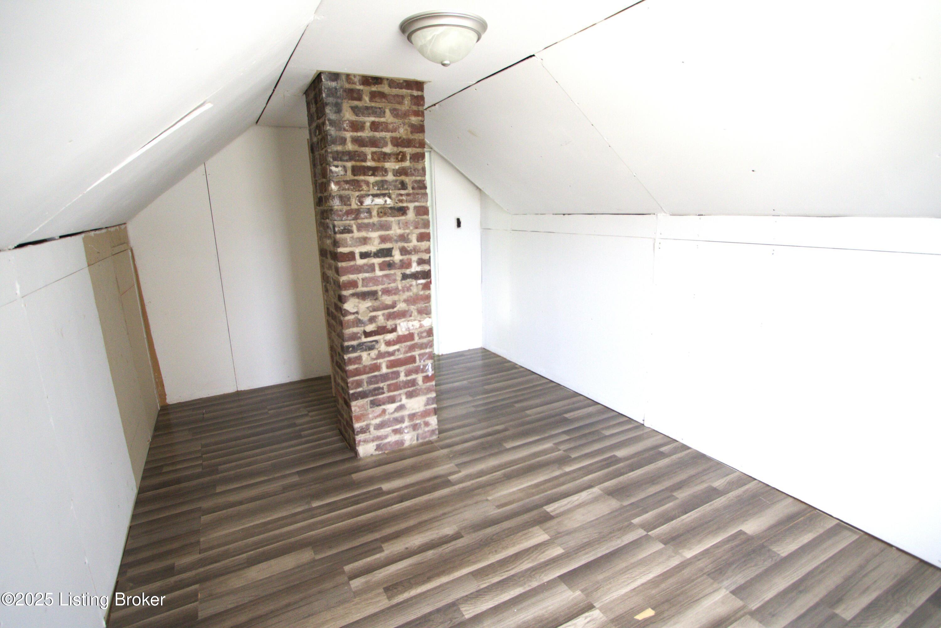 1009 W Ashland Ave
