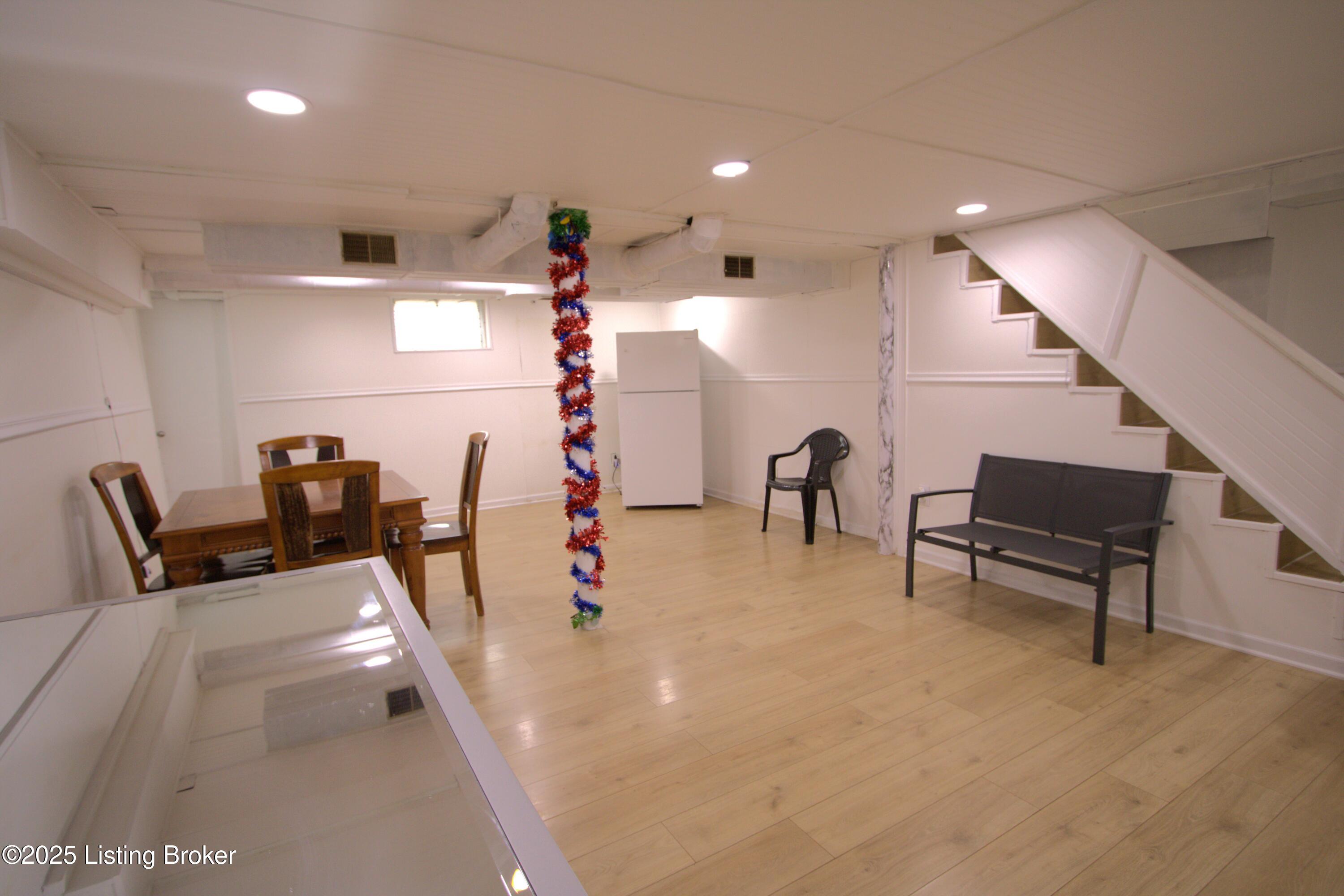 1009 W Ashland Ave