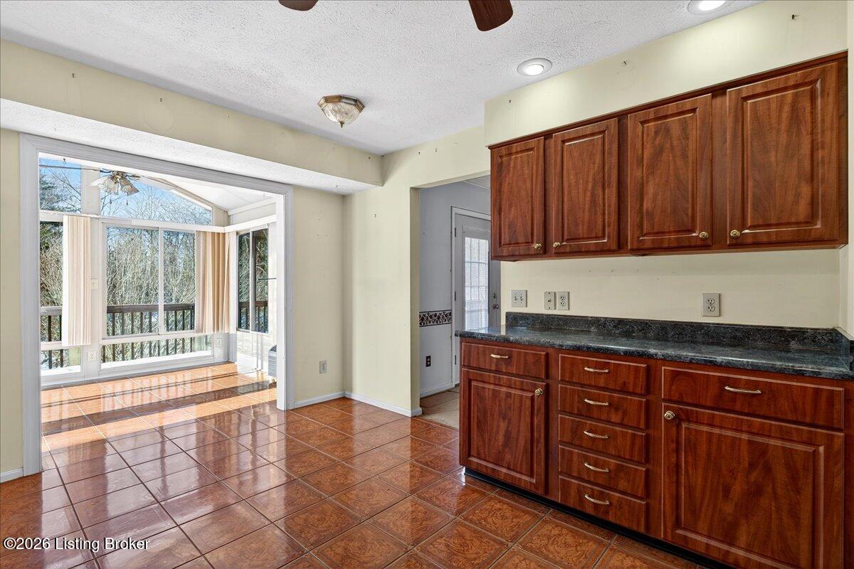 881 Deerwood Dr