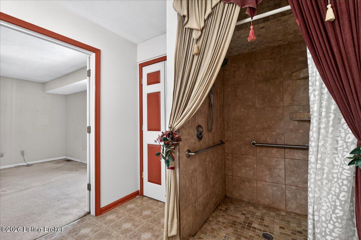 881 Deerwood Dr