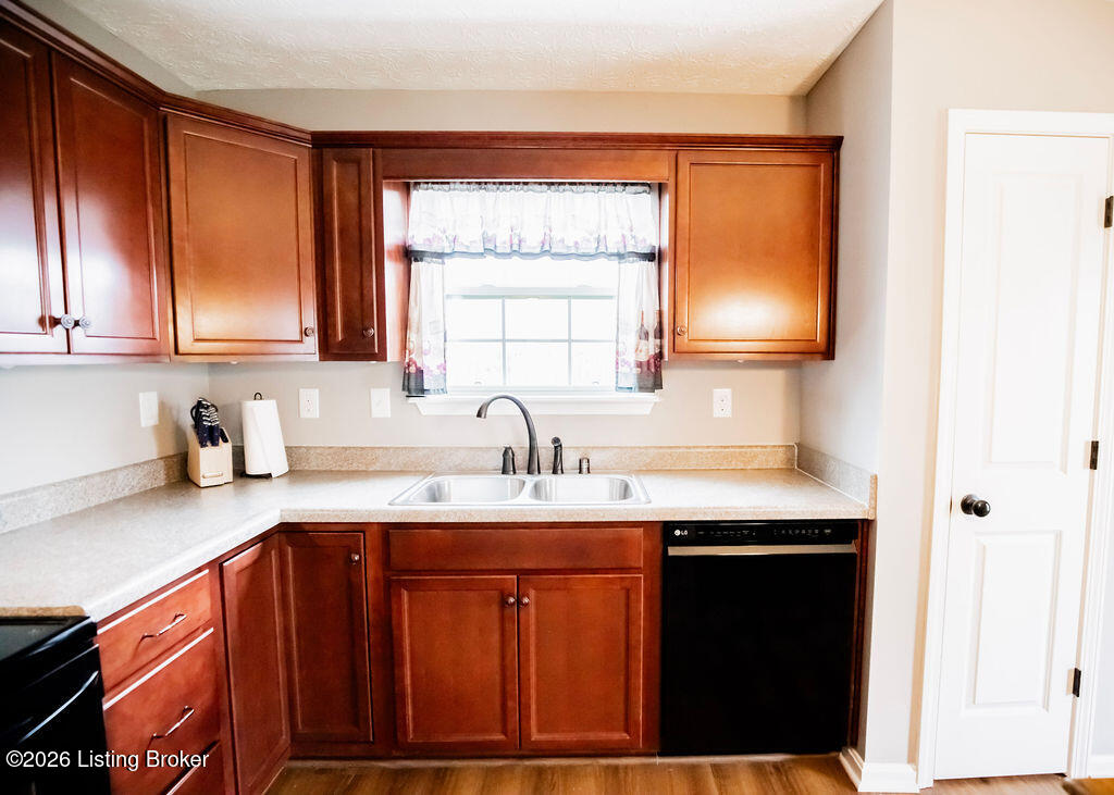 401 Golden Wing Rd