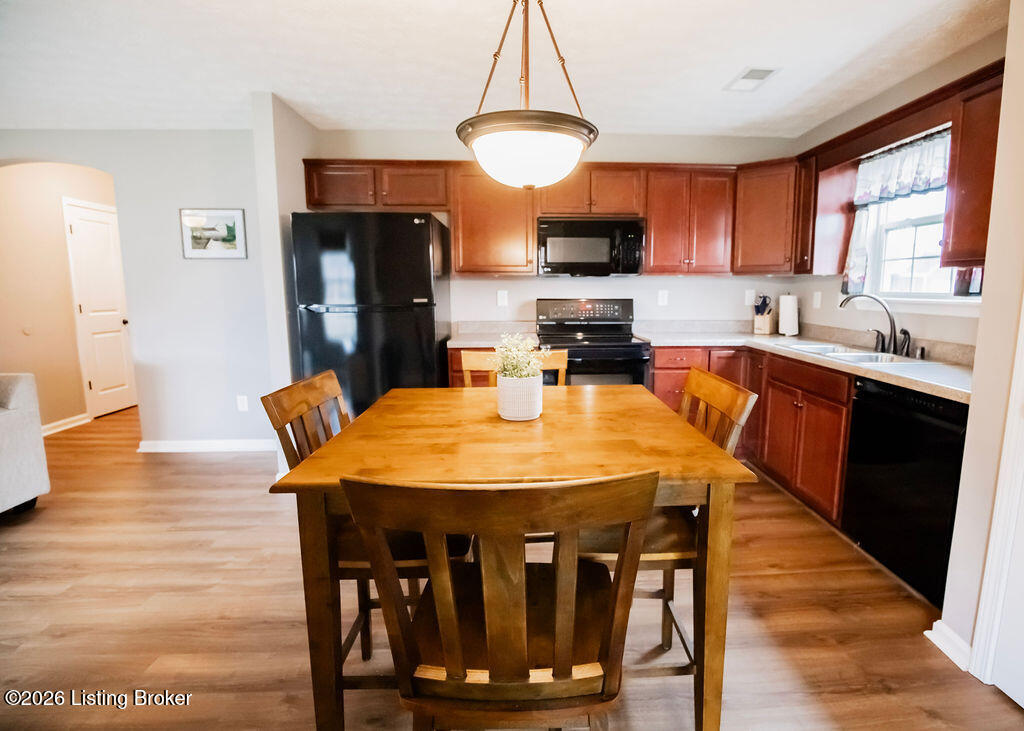 401 Golden Wing Rd