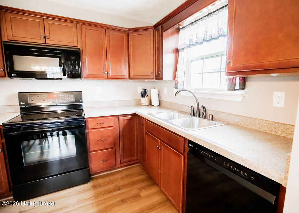 401 Golden Wing Rd
