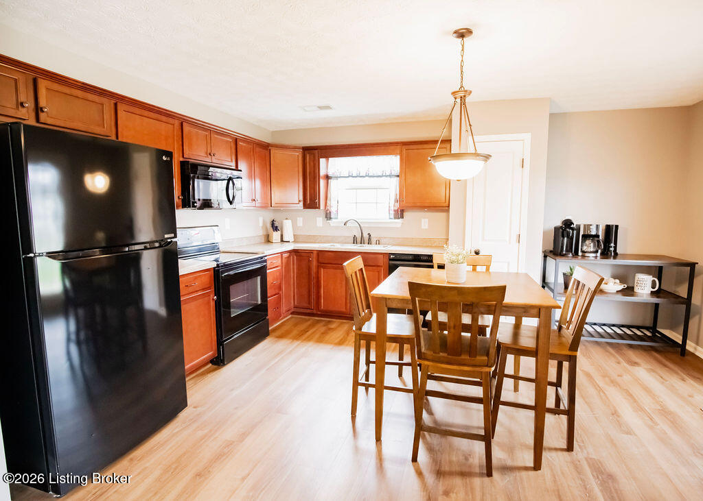 401 Golden Wing Rd