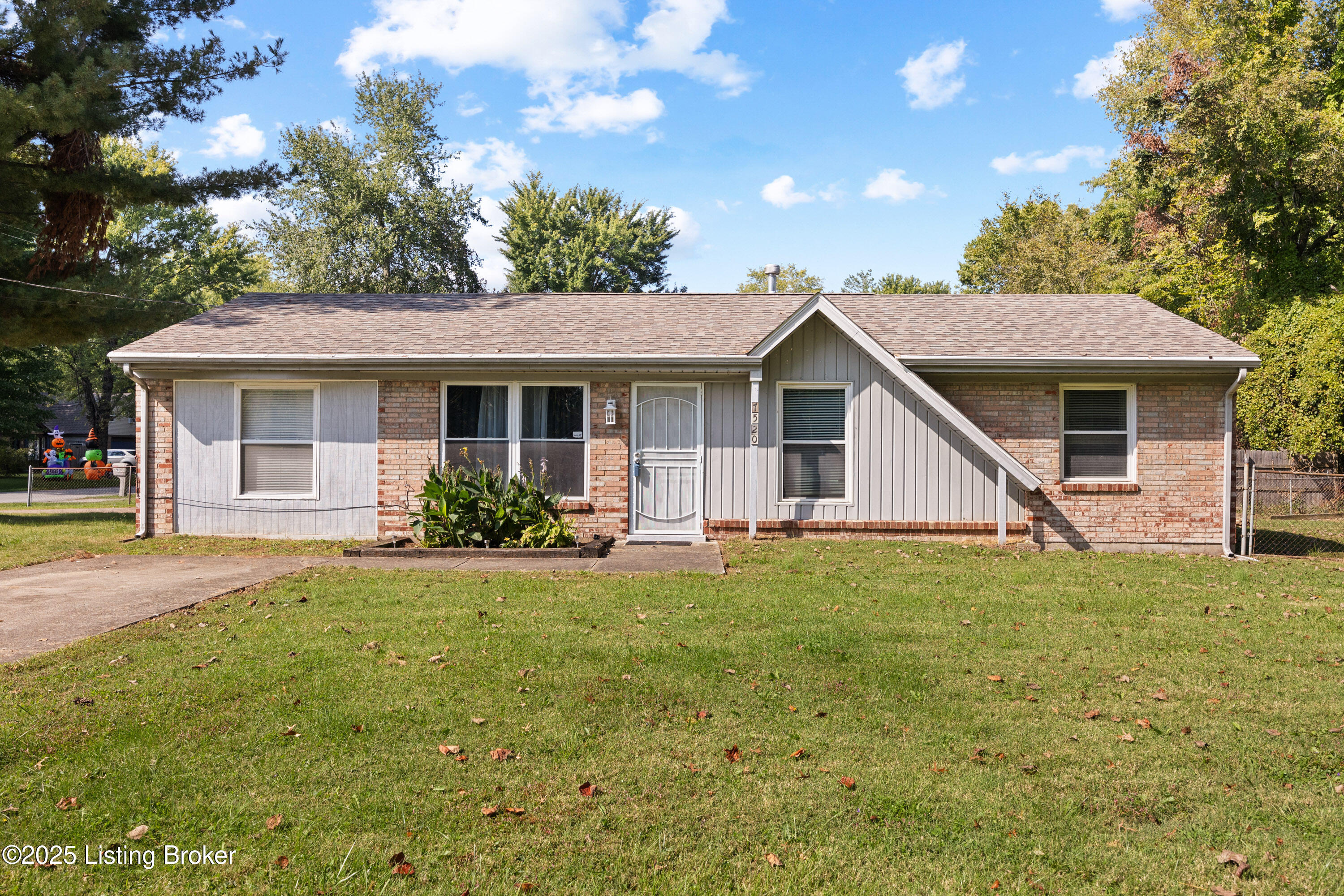 7520 Blue Wing Dr