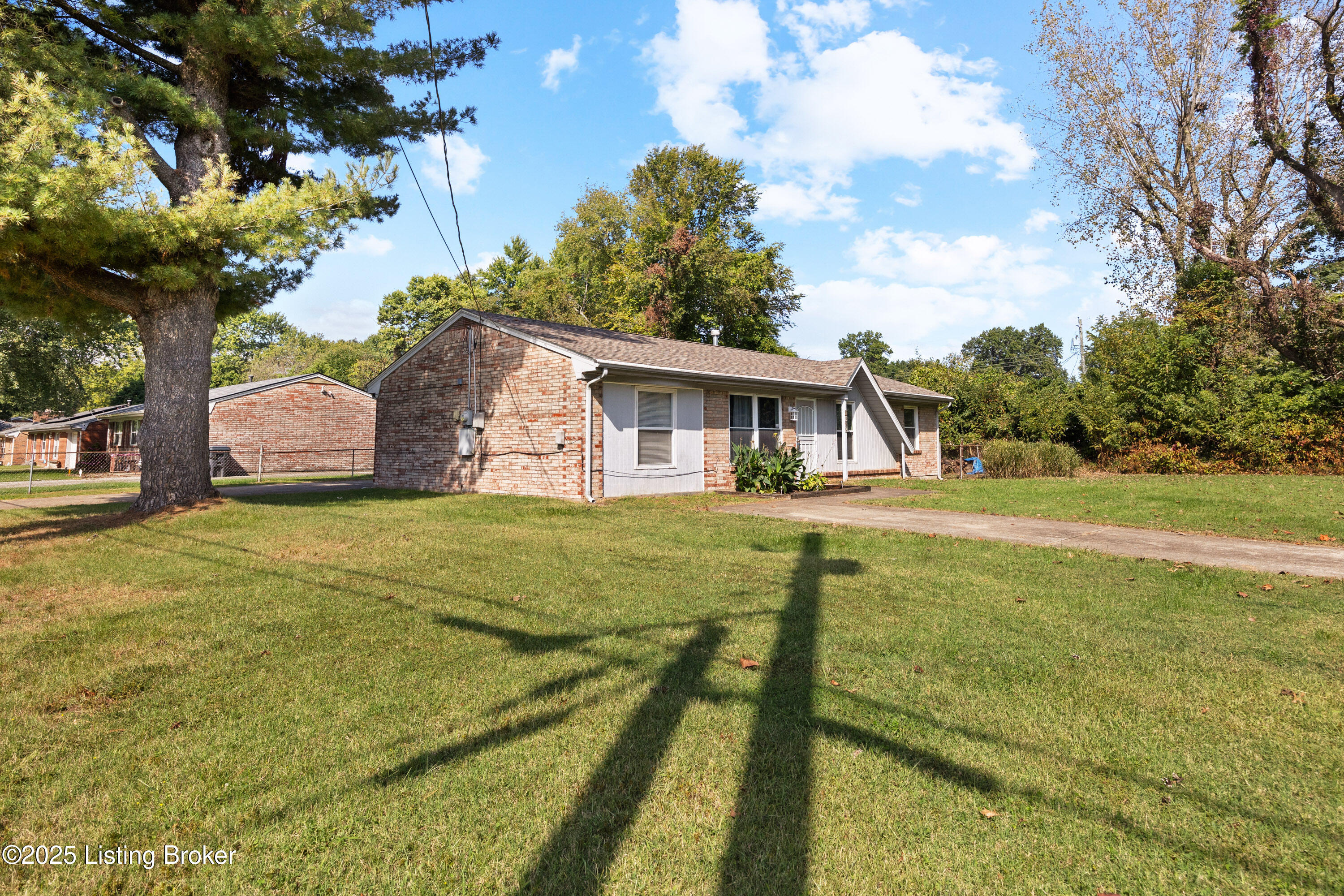 7520 Blue Wing Dr